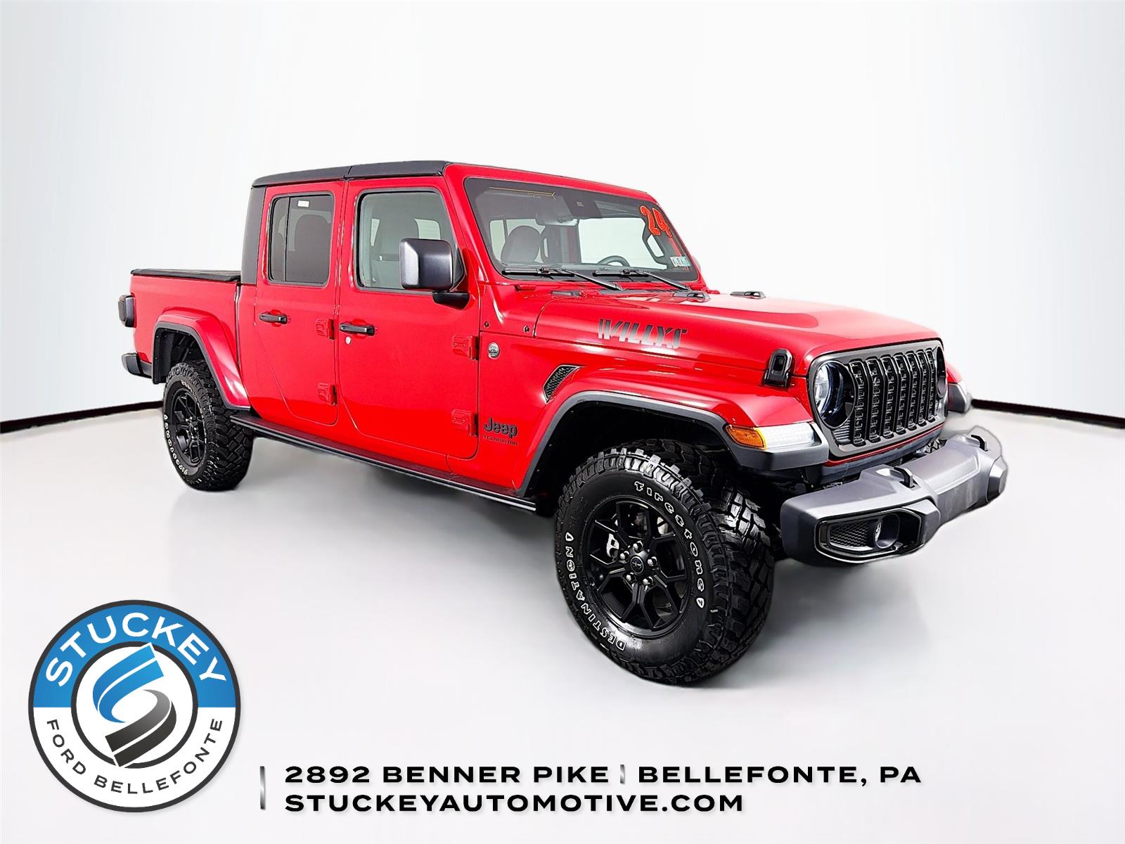 Firecracker Red Clearcoat 2024 Jeep Gladiator Willys Crew Cab 4WD Pickup Truck Four-Wheel Drive 8-Speed Automatic