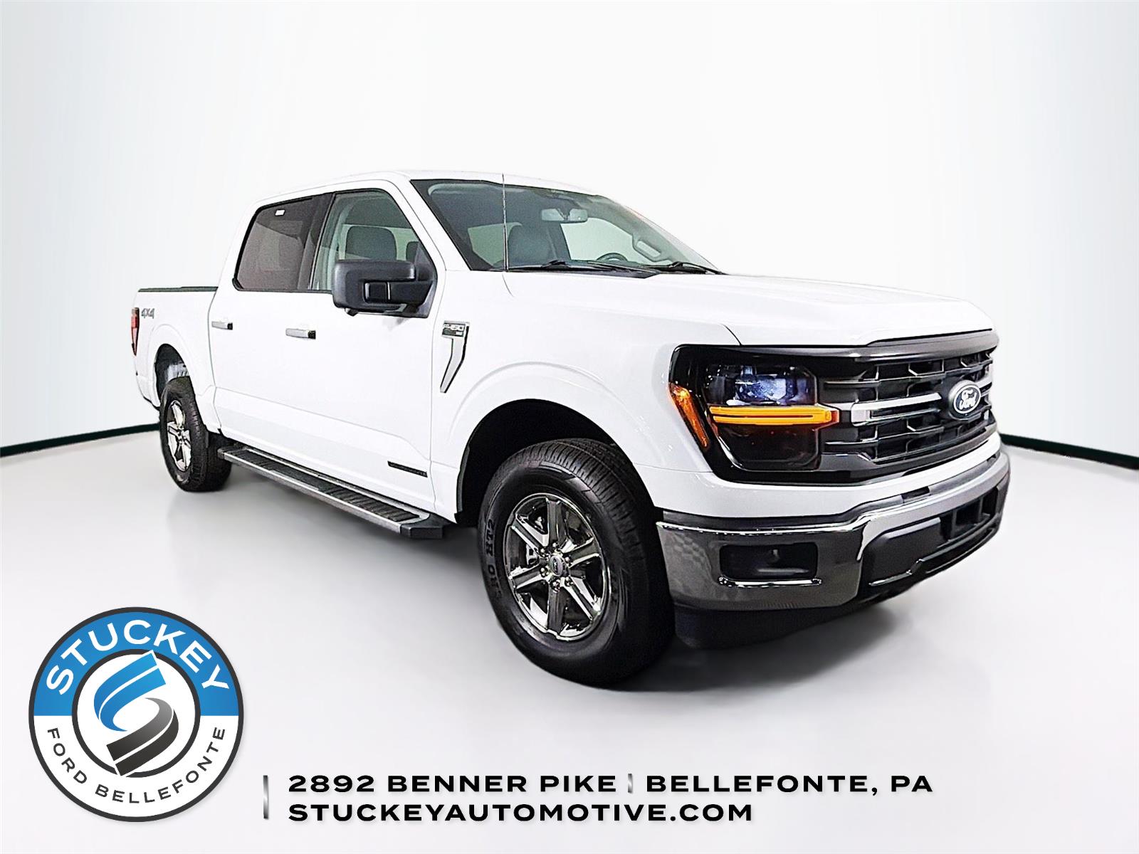 Oxford White 2024 Ford F-150 XLT SuperCrew 4WD Pickup Truck Four-Wheel Drive Automatic