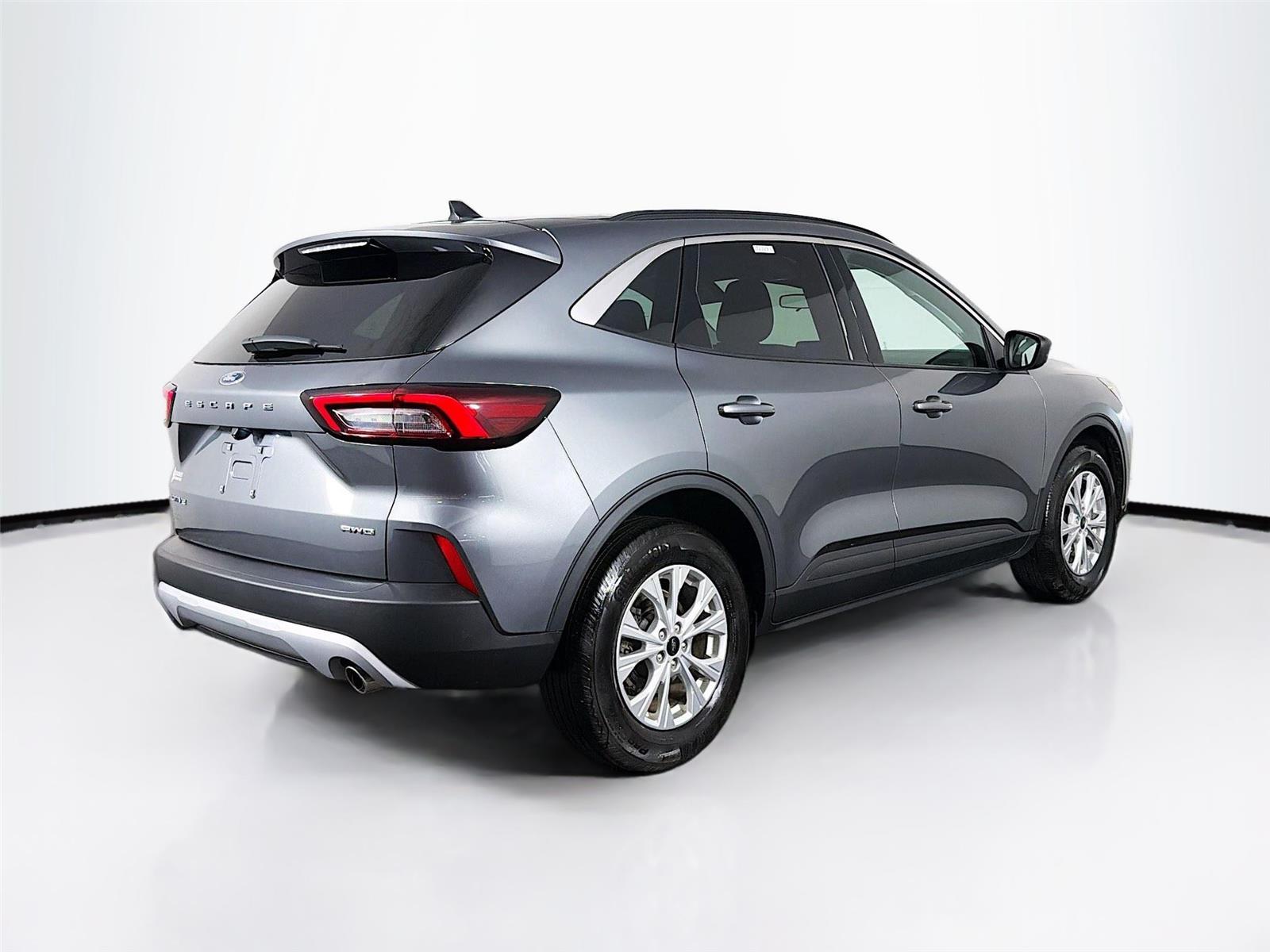 View vehicle photo 7