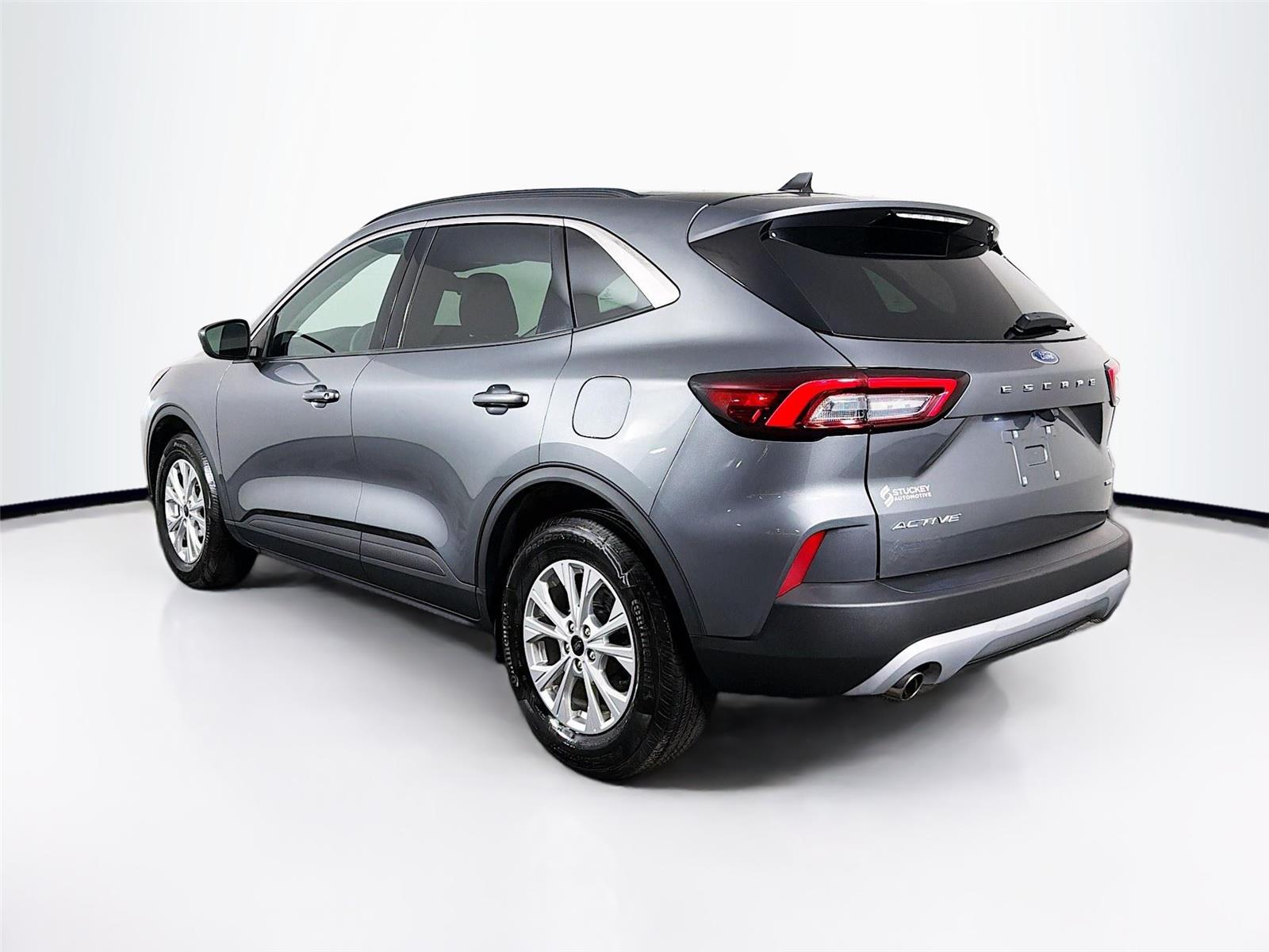 View vehicle photo 5