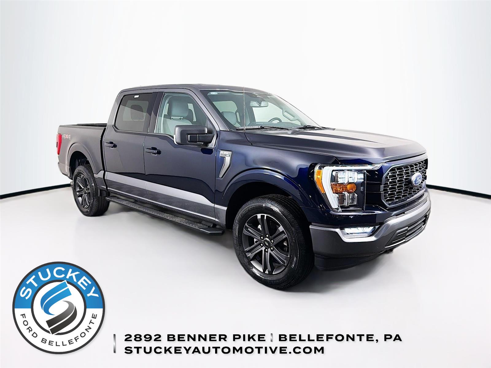 Antimatter Blue/Carbonized Gray 2023 Ford F-150 XLT SuperCrew 4WD Pickup Truck Four-Wheel Drive Automatic