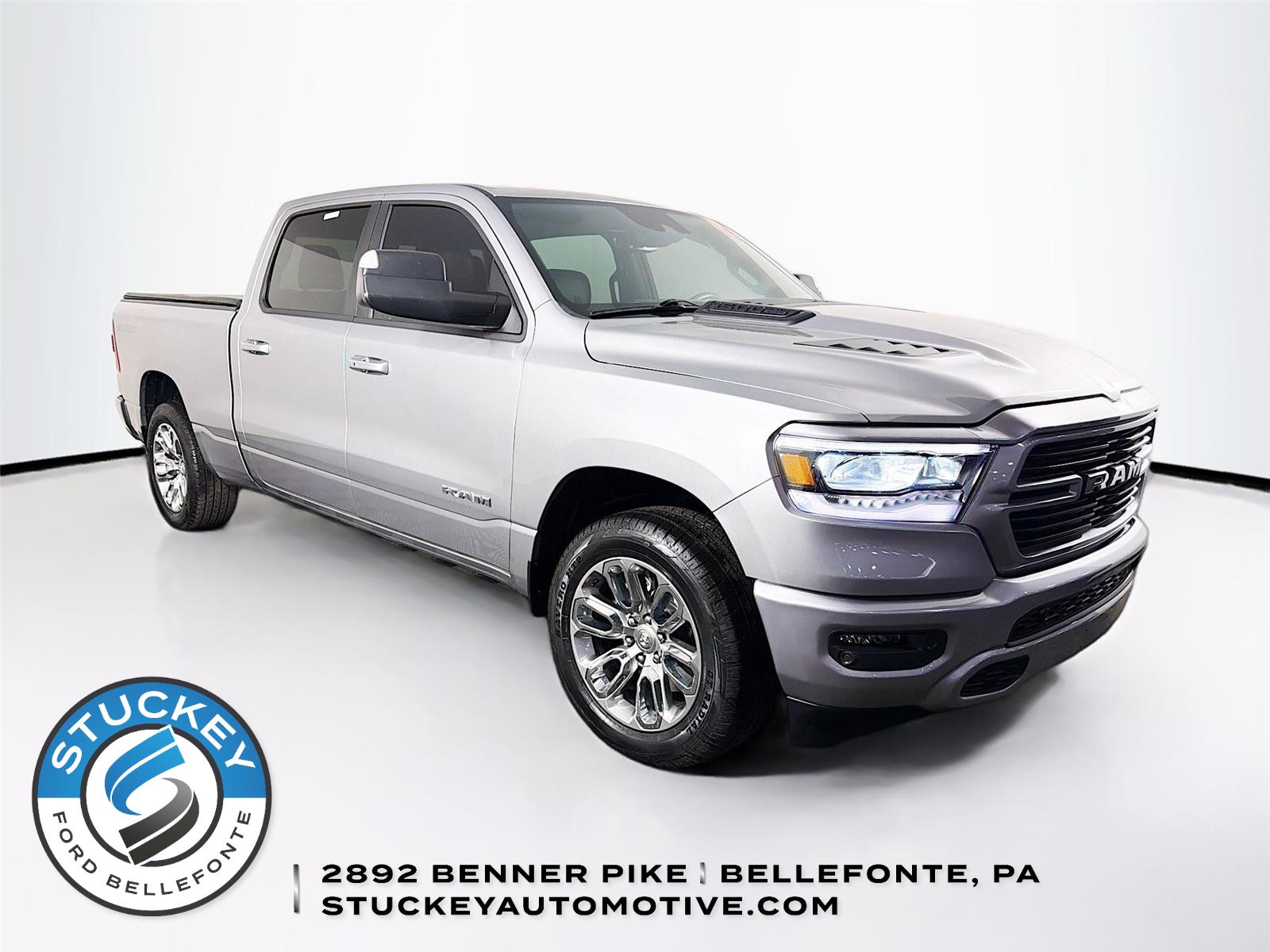Billet Silver Metallic Clearcoat 2023 RAM 1500 Laramie Crew Cab 4WD Pickup Truck Four-Wheel Drive 8-Speed Automatic