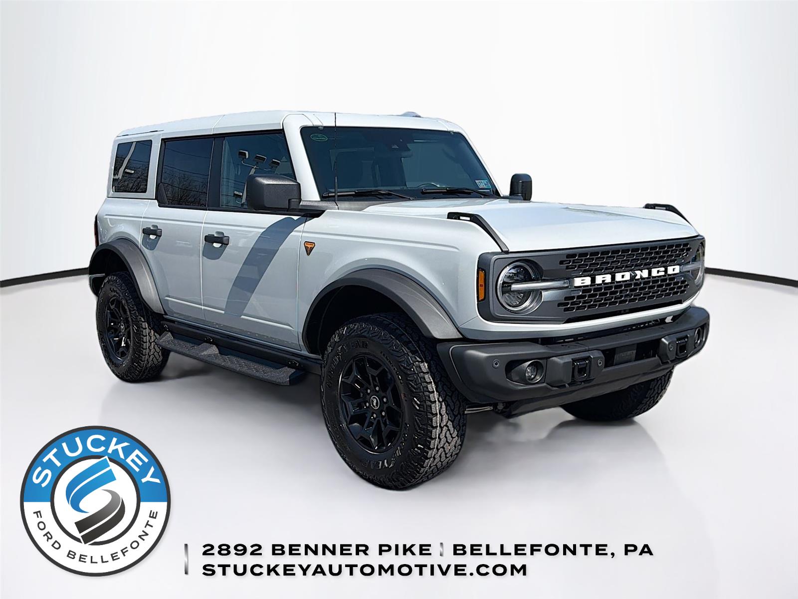 Avalanche Gray 2026 Ford Bronco Badlands 4-Door 4WD SUV / Crossover Four-Wheel Drive 7-Speed Manual