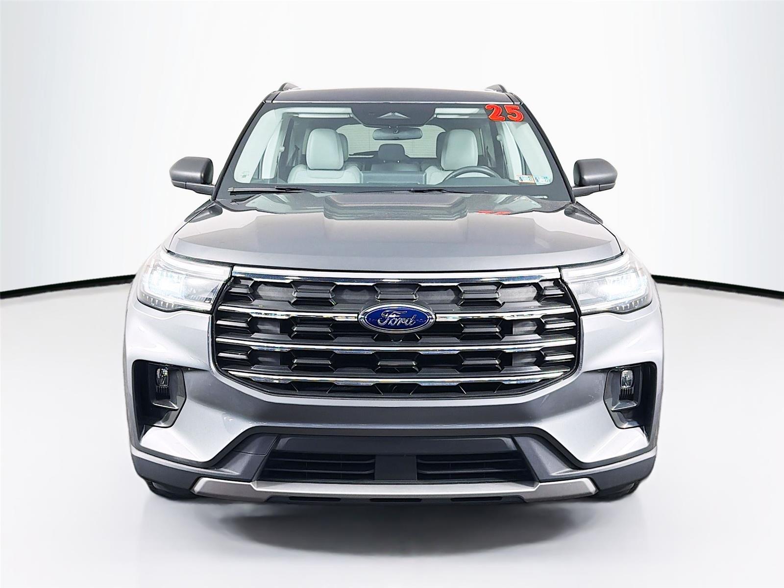 View vehicle photo 2