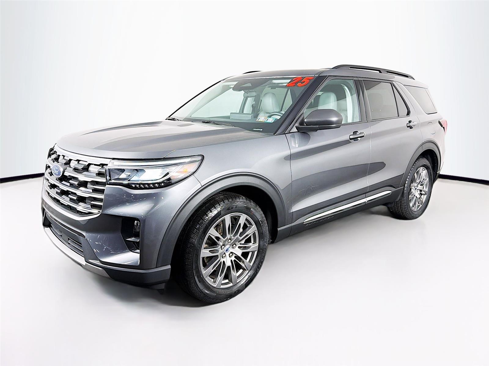 View vehicle photo 3