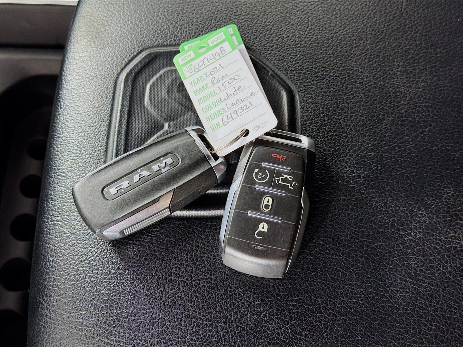 View vehicle photo 4