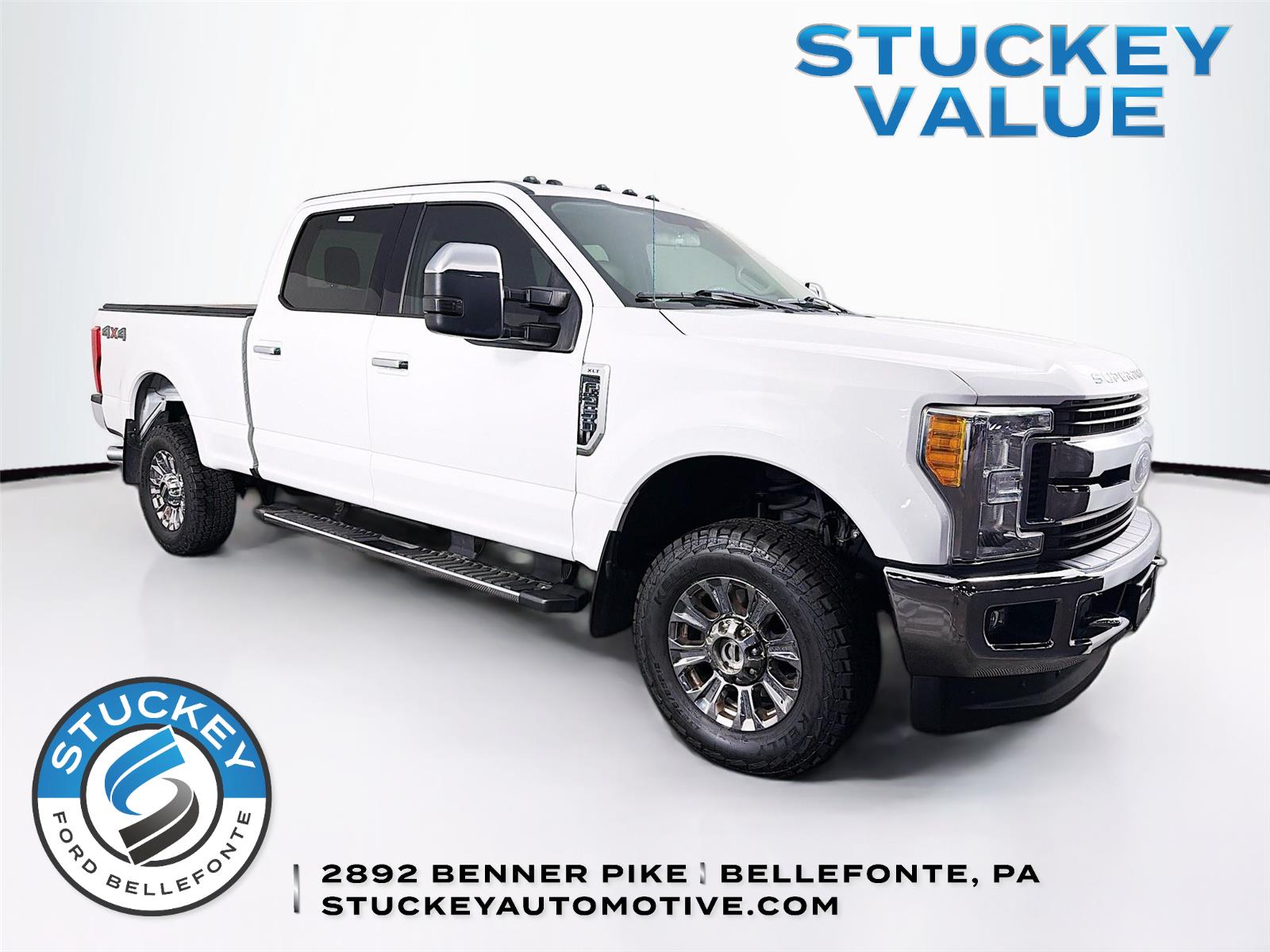 Oxford White 2017 Ford F-250 Super Duty XLT Crew Cab 4WD Pickup Truck Four-Wheel Drive 6-Speed Automatic