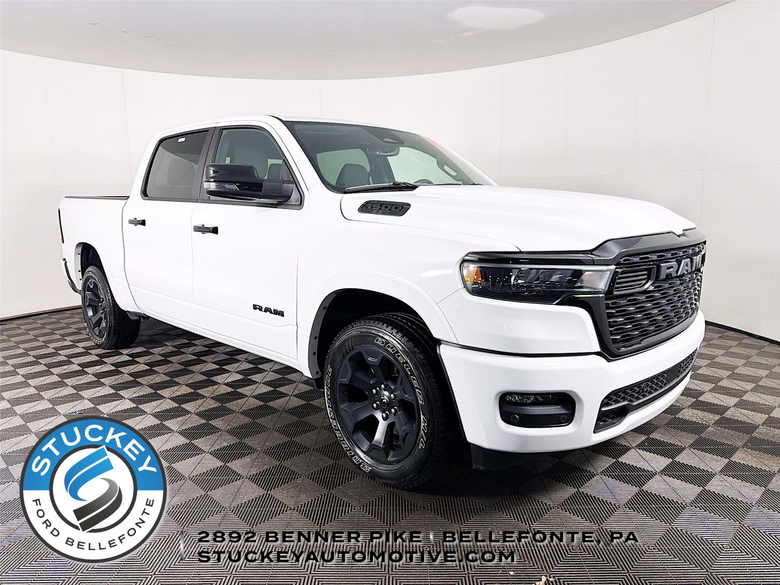 Bright White Clearcoat 2025 RAM 1500 Big Horn Crew Cab 4WD Pickup Truck Four-Wheel Drive 8-Speed Automatic
