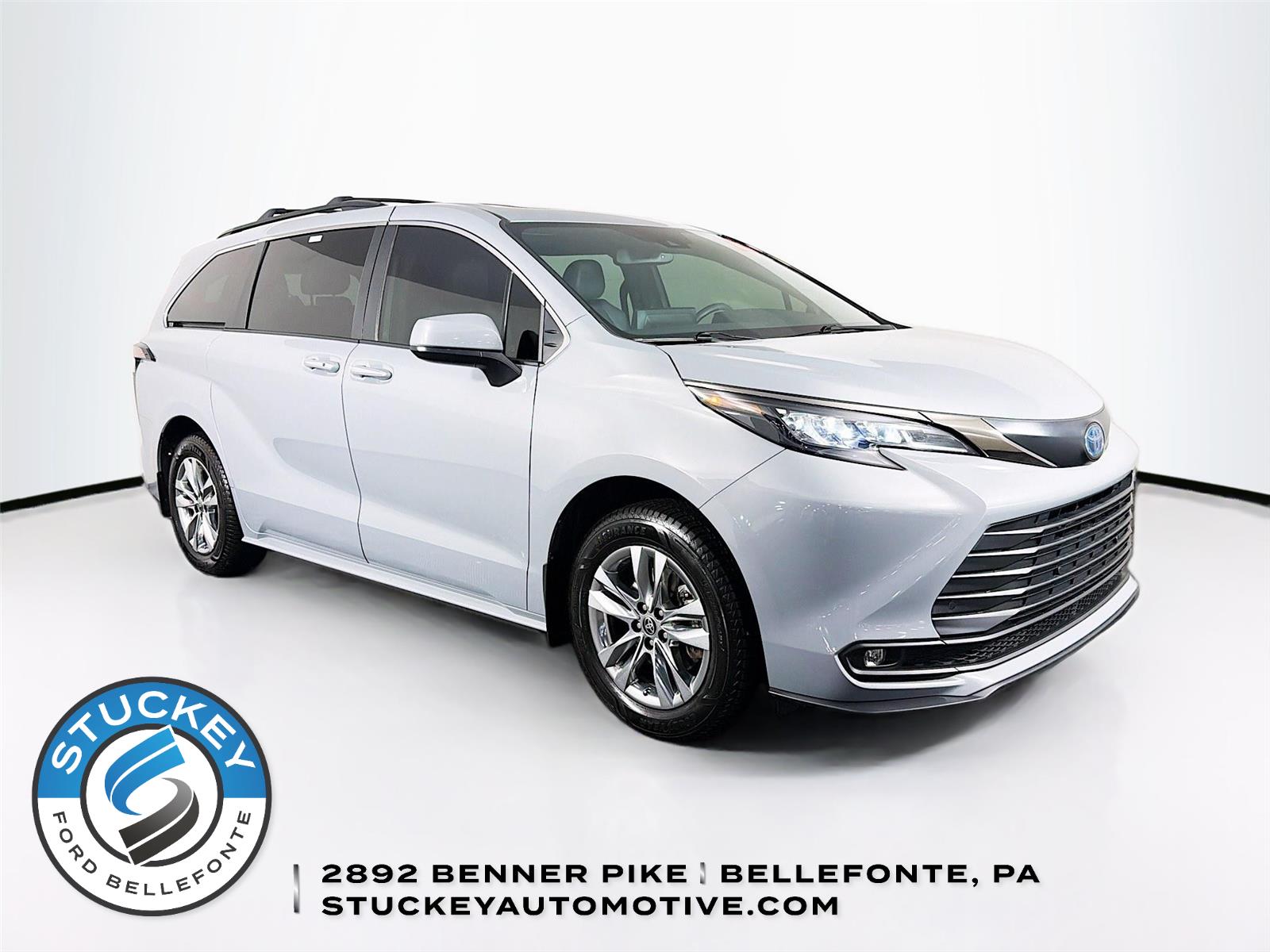 Cement 2023 Toyota Sienna Minivan All-Wheel Drive Continuously Variable Transmission