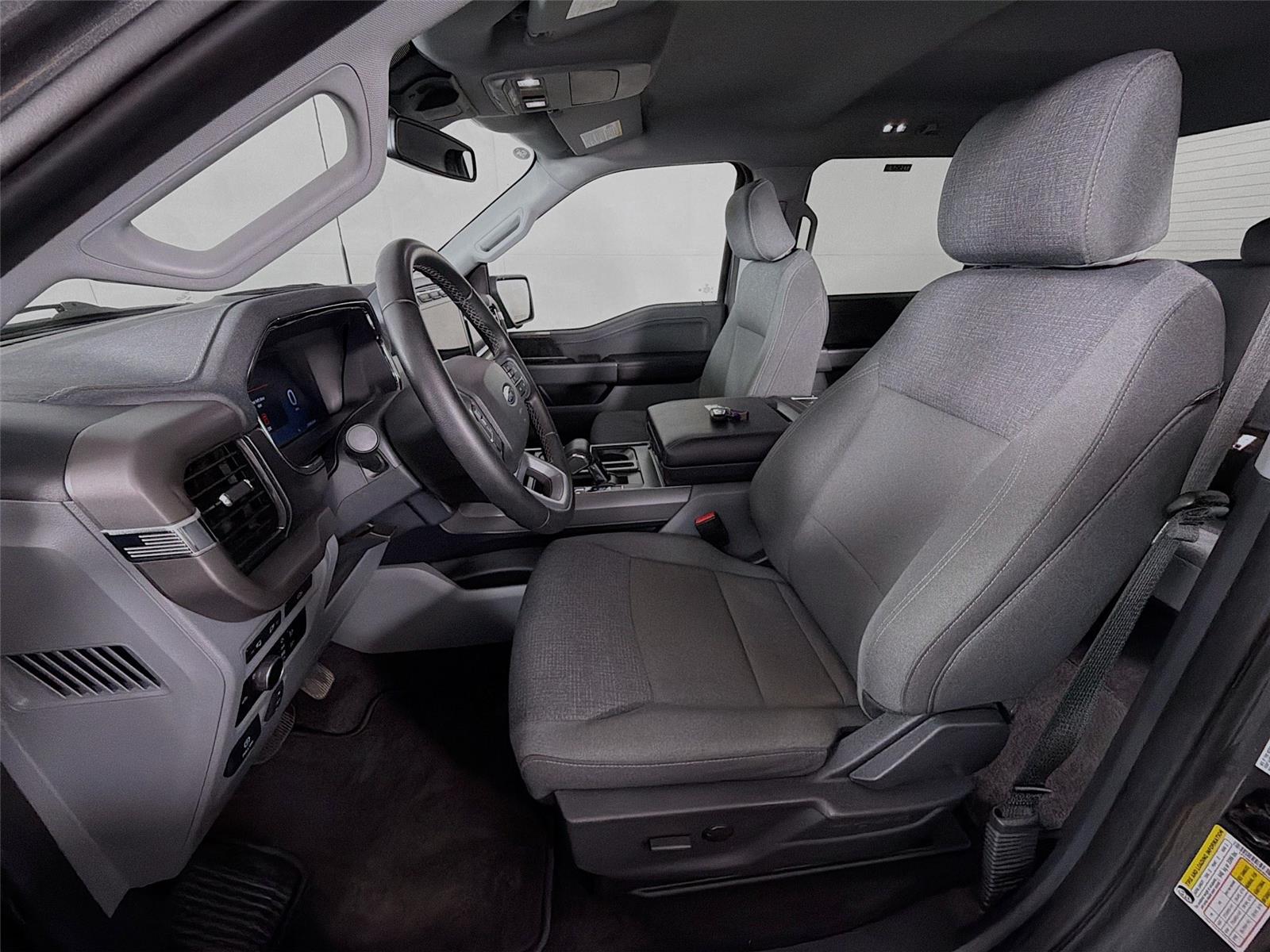 View vehicle photo 2