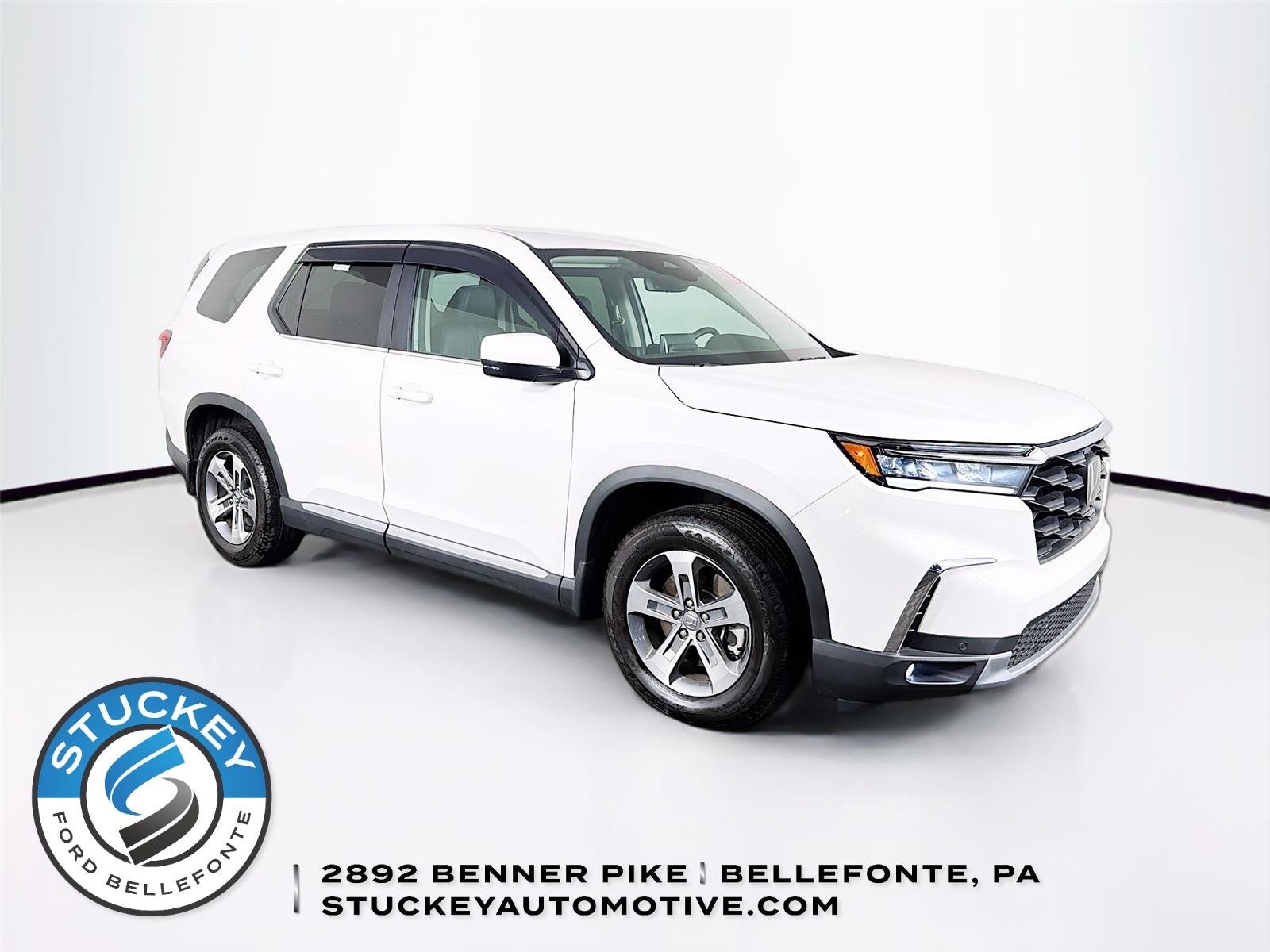 Platinum White Pearl 2023 Honda Pilot SUV / Crossover All-Wheel Drive Automatic