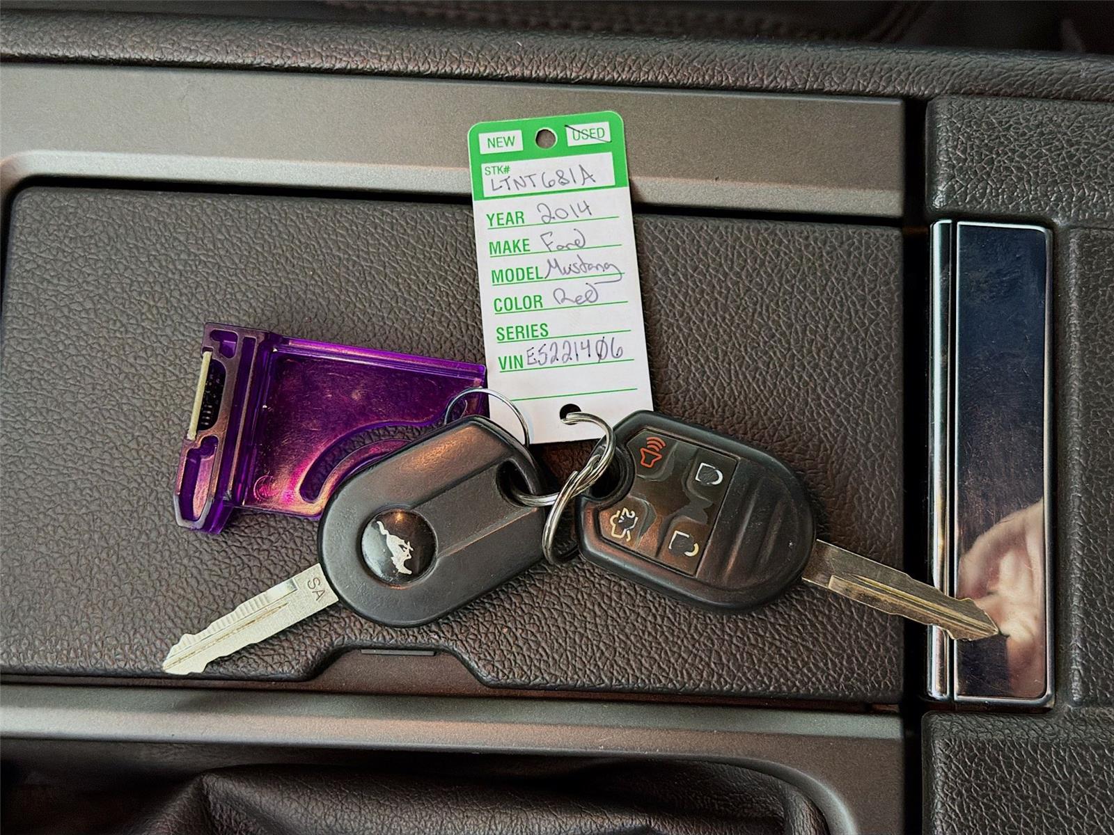 View vehicle photo 4