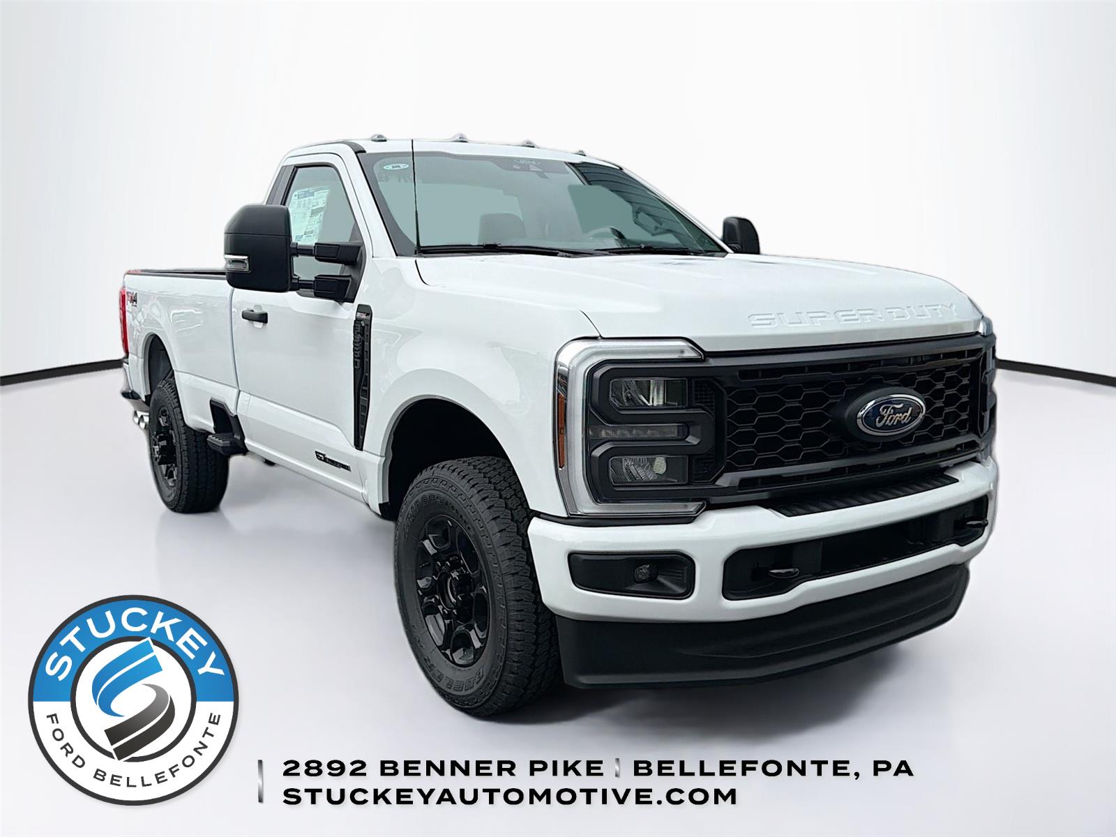 Oxford White 2026 Ford F-250 Super Duty Pickup Truck Four-Wheel Drive Automatic