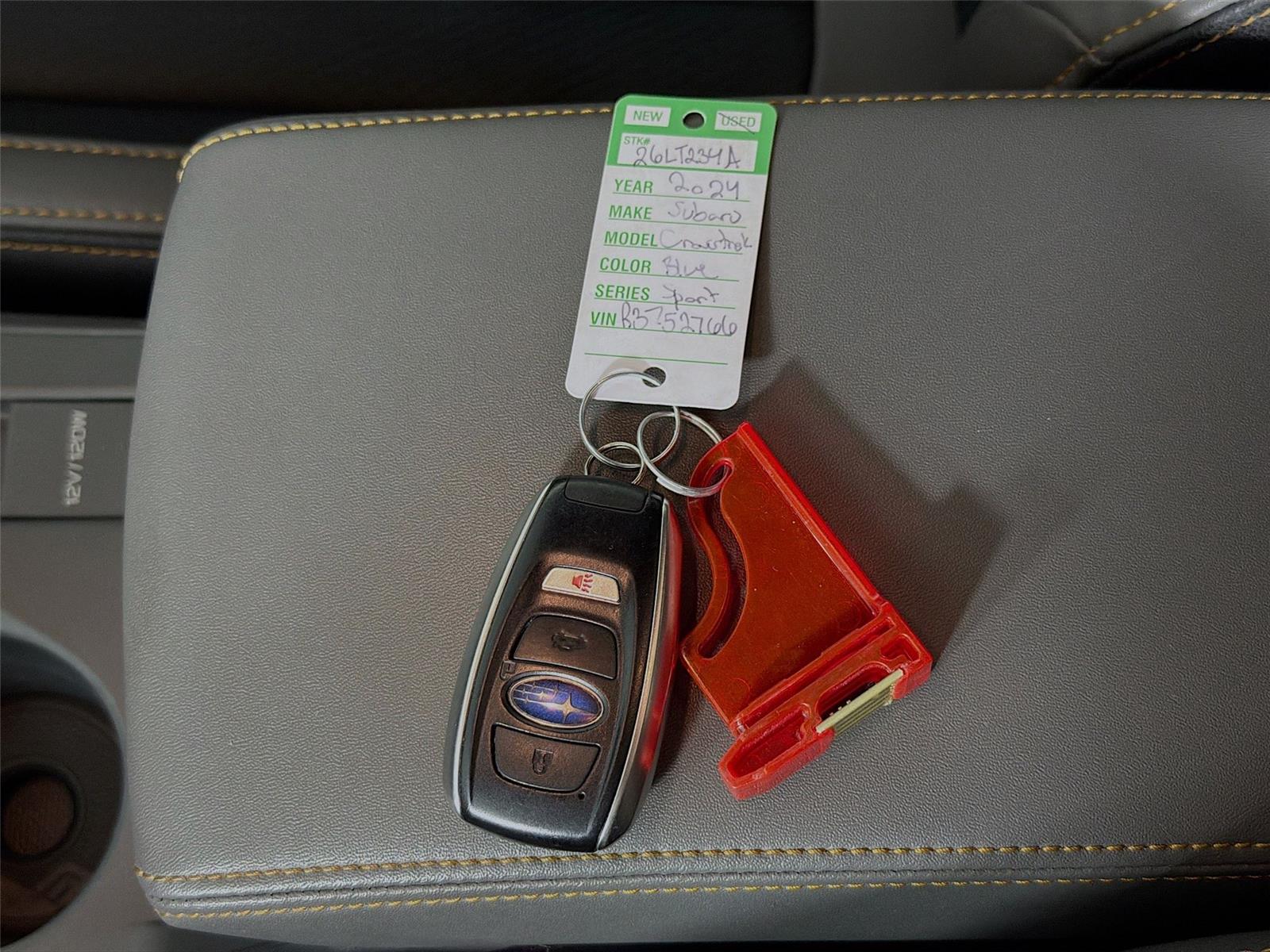 View vehicle photo 4
