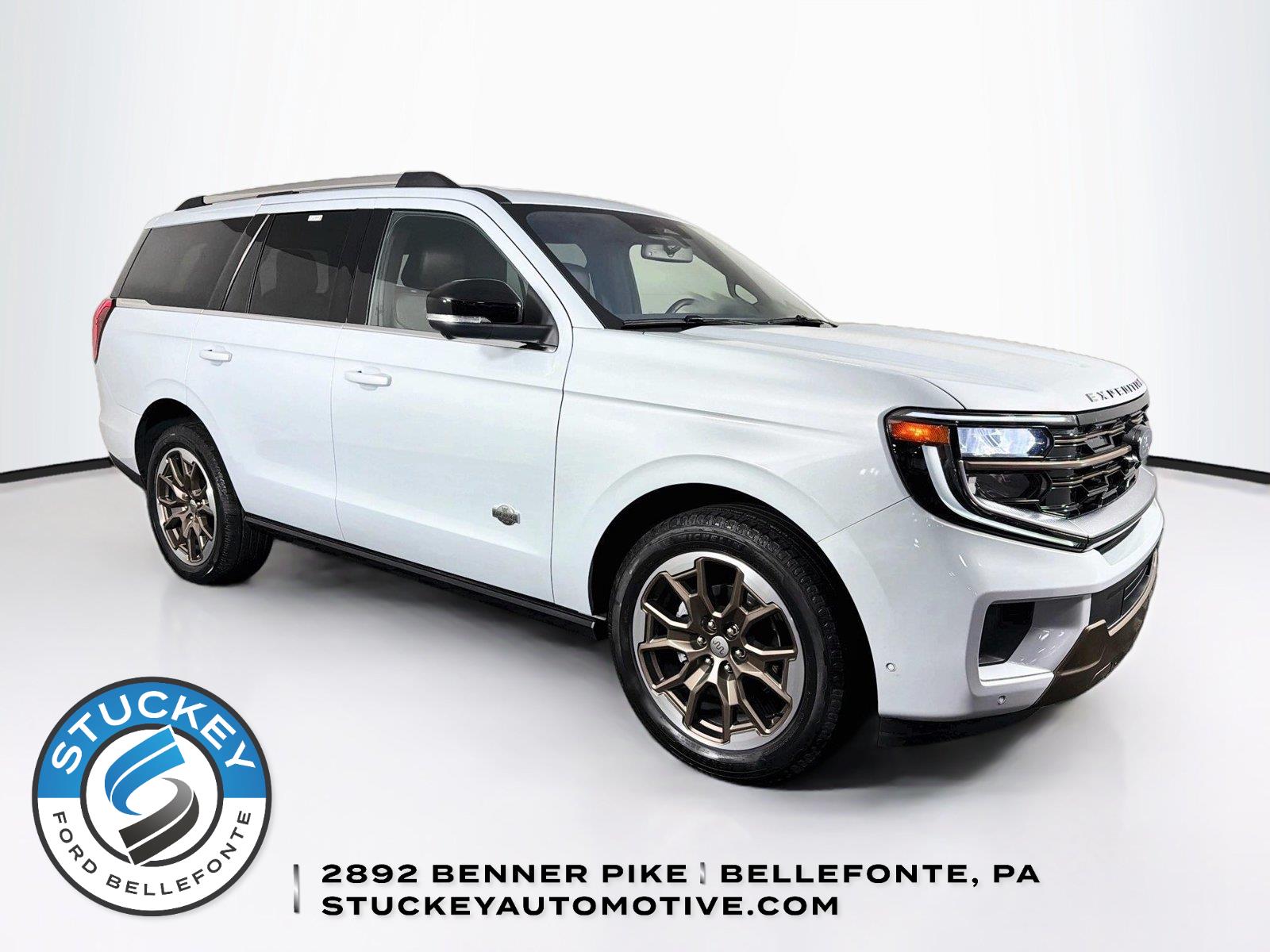 Space Silver 2025 Ford Expedition SUV / Crossover Four-Wheel Drive Automatic