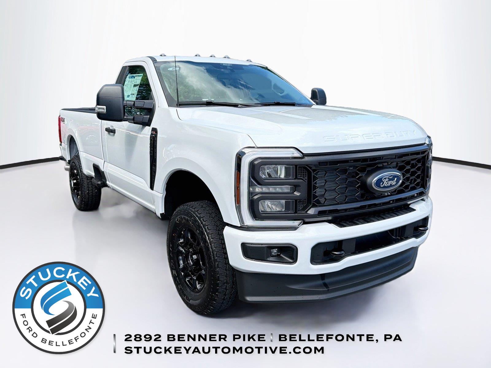Oxford White 2026 Ford F-250 Super Duty Pickup Truck Four-Wheel Drive Automatic