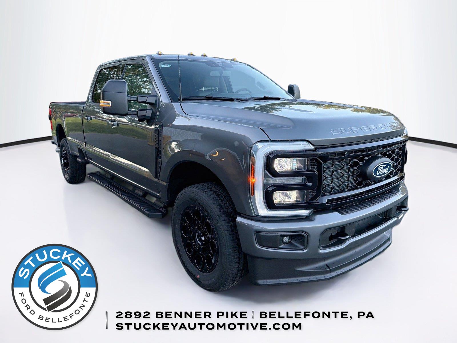 Carbonized Gray 2027 Ford F-250 Super Duty Pickup Truck Four-Wheel Drive Automatic