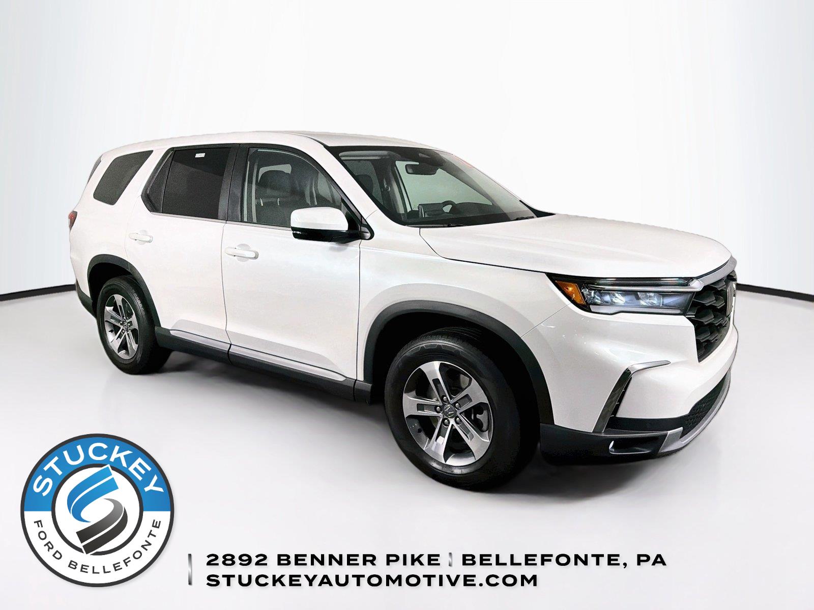 Platinum White Pearl 2023 Honda Pilot SUV / Crossover Front-Wheel Drive Automatic