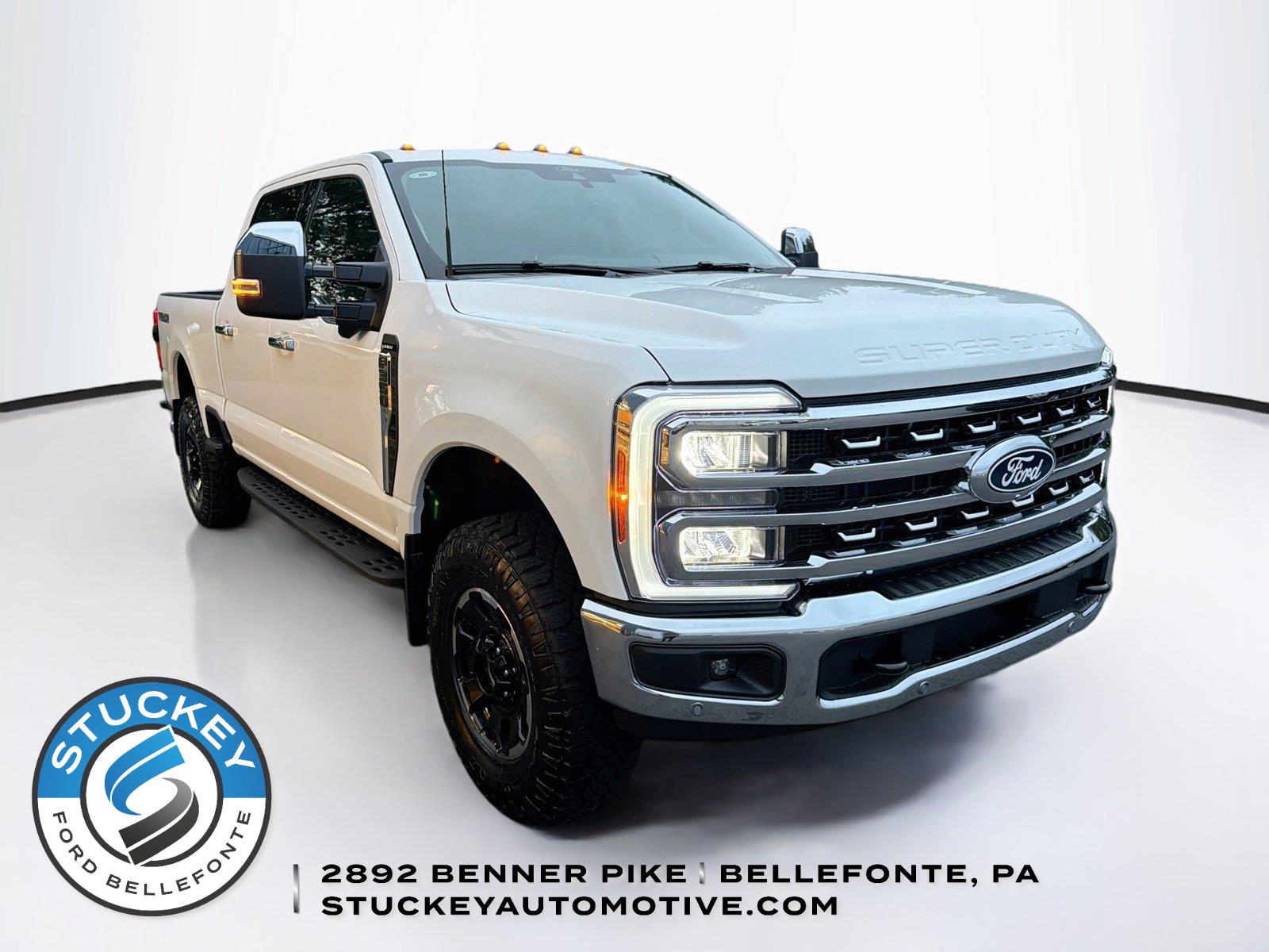 Star White Metallic Tri-Coat 2027 Ford F-350 Super Duty Pickup Truck Four-Wheel Drive Automatic