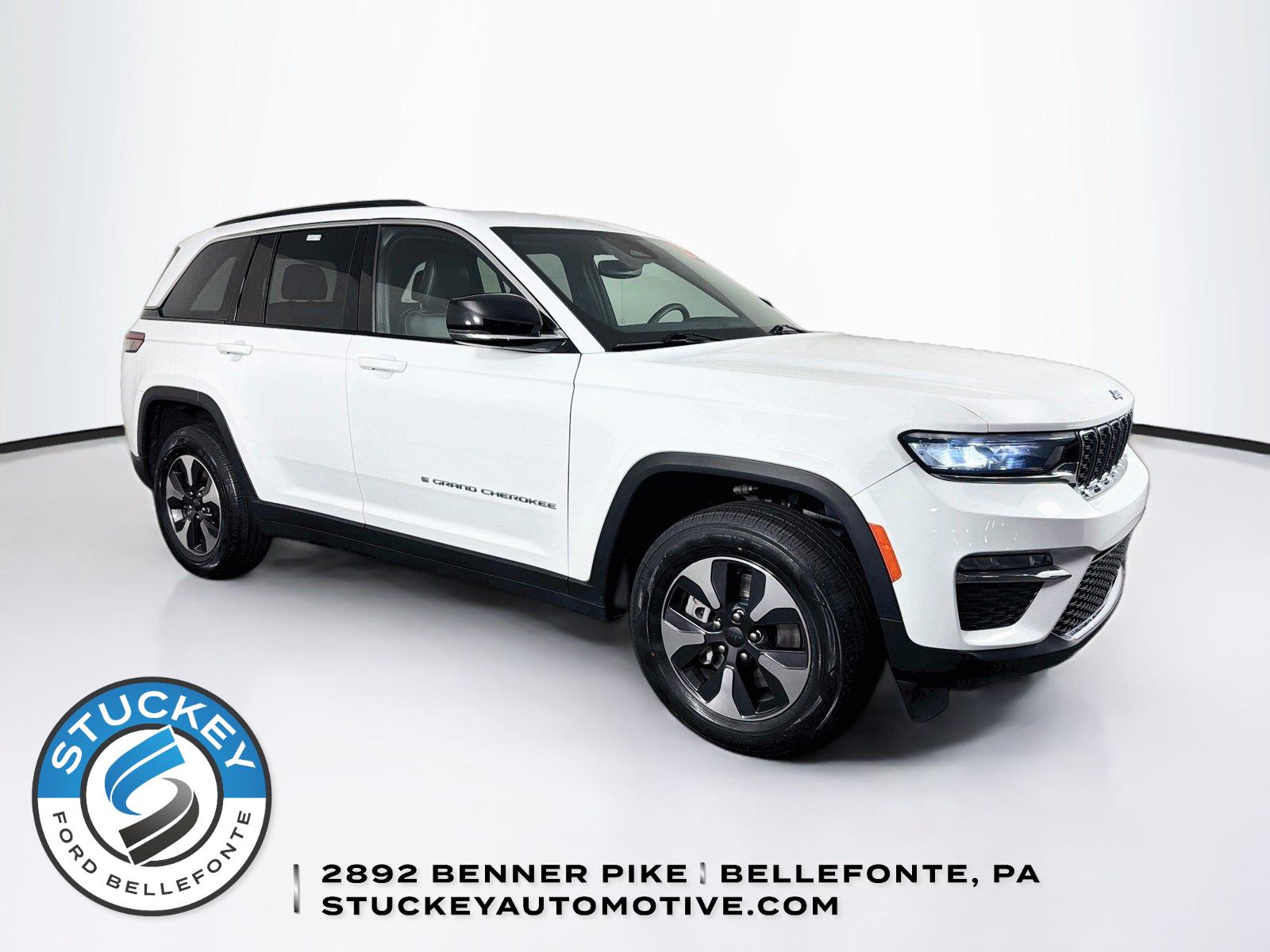 Bright White Clearcoat 2024 Jeep Grand Cherokee 4xe SUV / Crossover  8-Speed Automatic