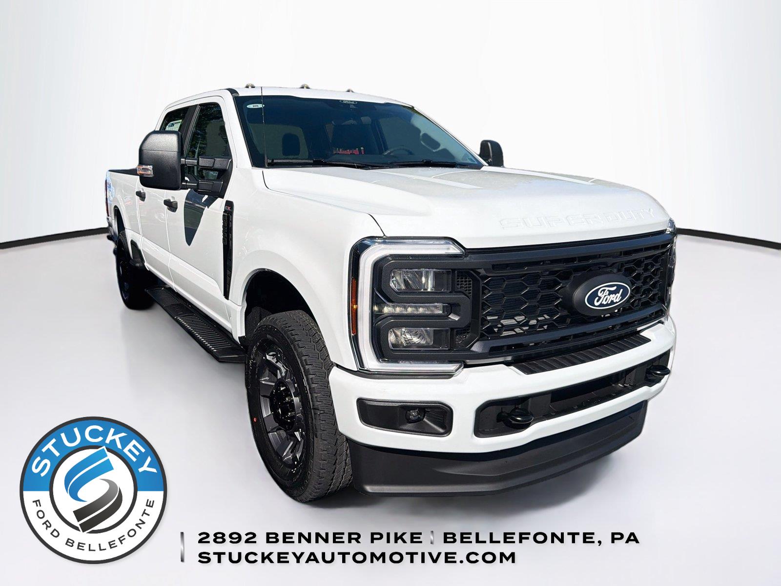 Oxford White 2027 Ford F-250 Super Duty Pickup Truck Four-Wheel Drive Automatic