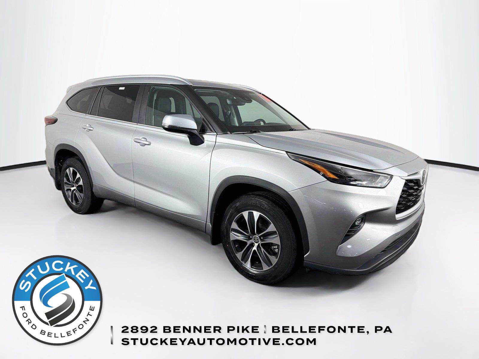 Celestial Silver Metallic 2024 Toyota Highlander SUV / Crossover All-Wheel Drive Automatic