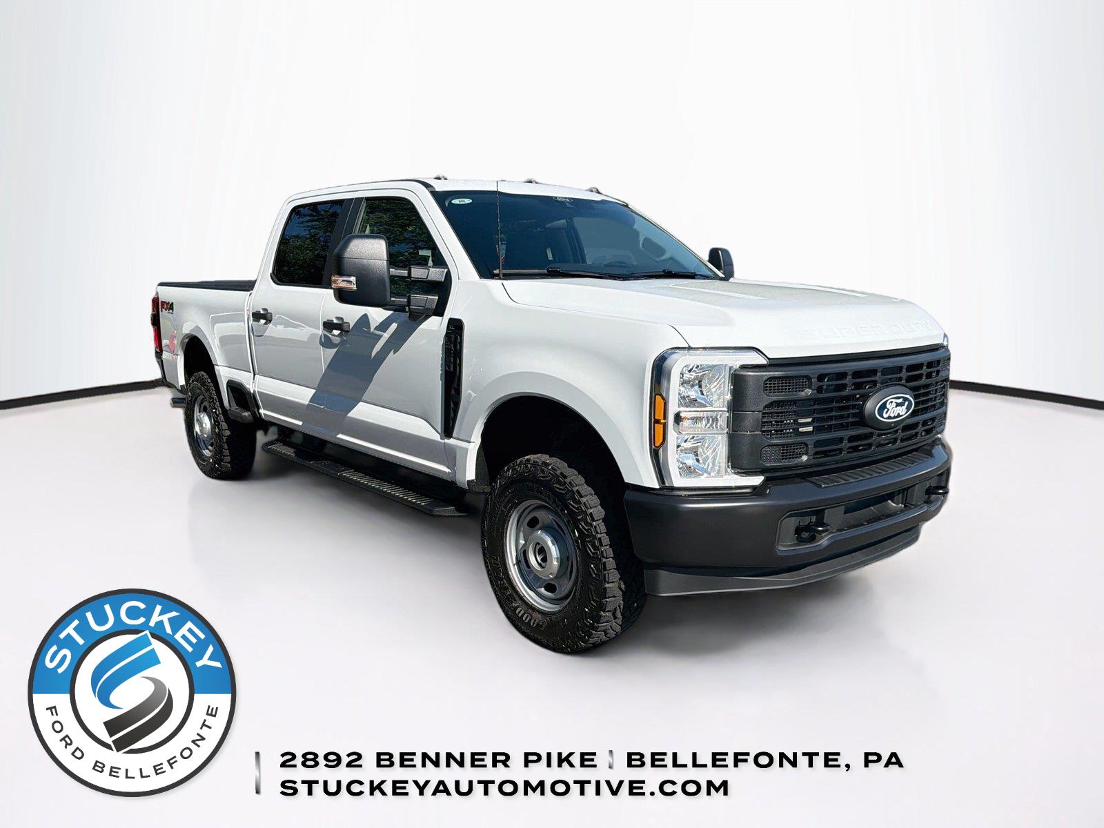 Oxford White 2027 Ford F-250 Super Duty Pickup Truck Four-Wheel Drive Automatic