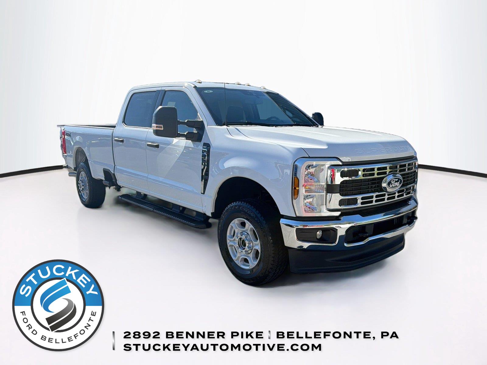 Oxford White 2027 Ford F-250 Super Duty Pickup Truck Four-Wheel Drive Automatic