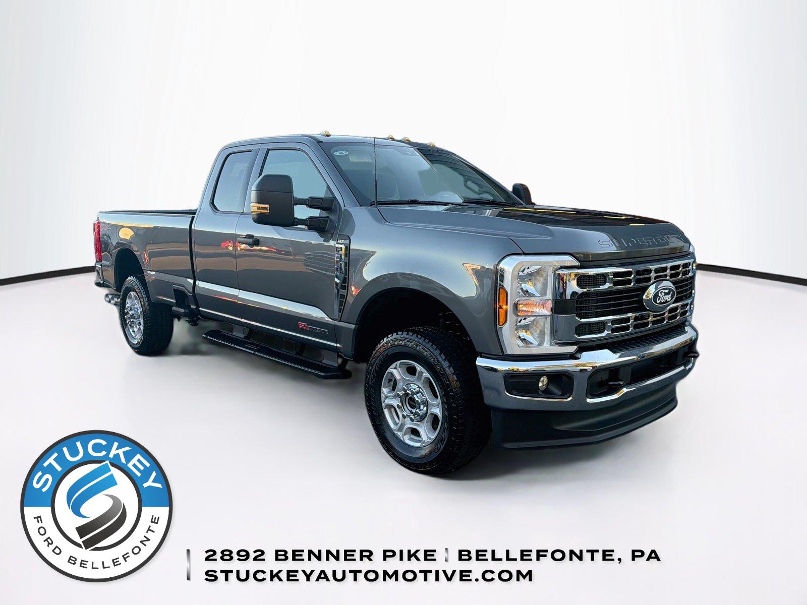 Carbonized Gray 2027 Ford F-350 Super Duty Pickup Truck Four-Wheel Drive Automatic