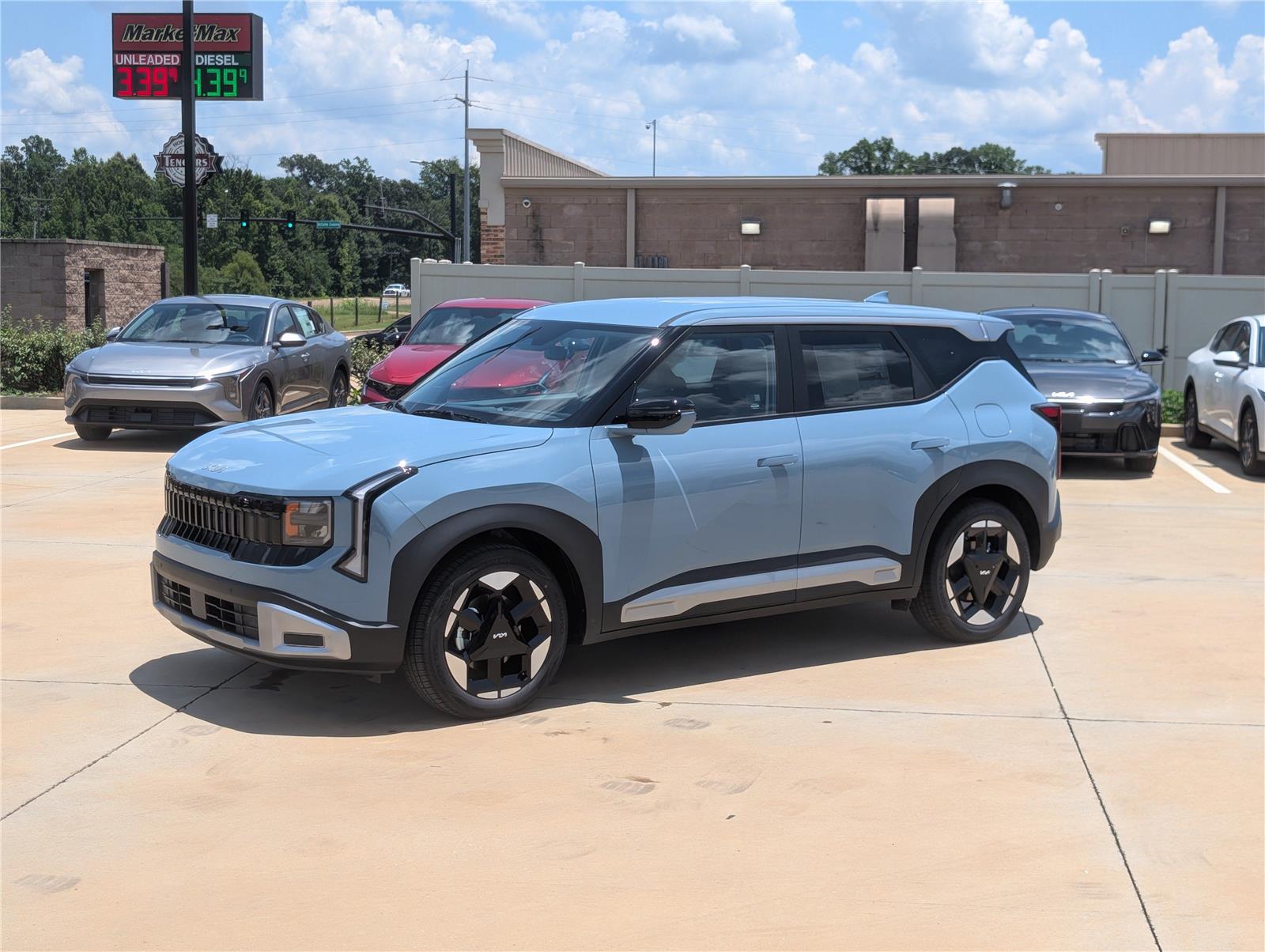 Frost Blue 2027 Kia Seltos SUV / Crossover Front-Wheel Drive Continuously Variable Transmission