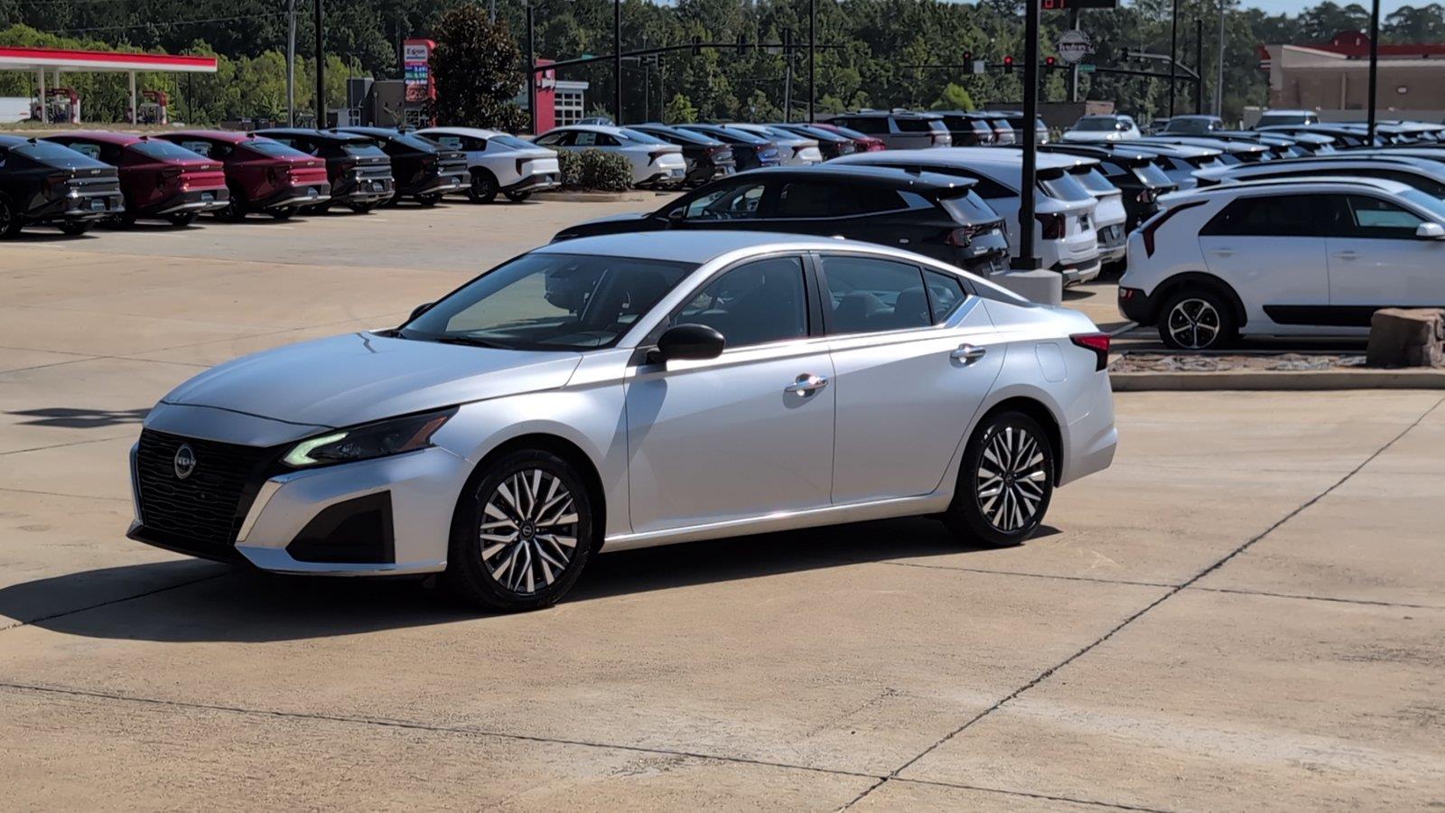  2024 Nissan Altima 2.5 SV FWD   