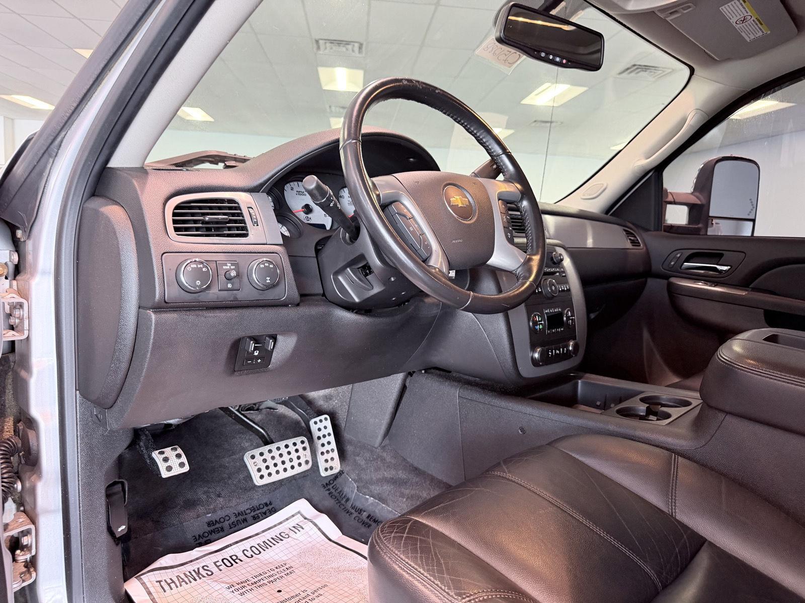 Used 2014 Silver Ice Metallic Chevrolet LTZ image 35