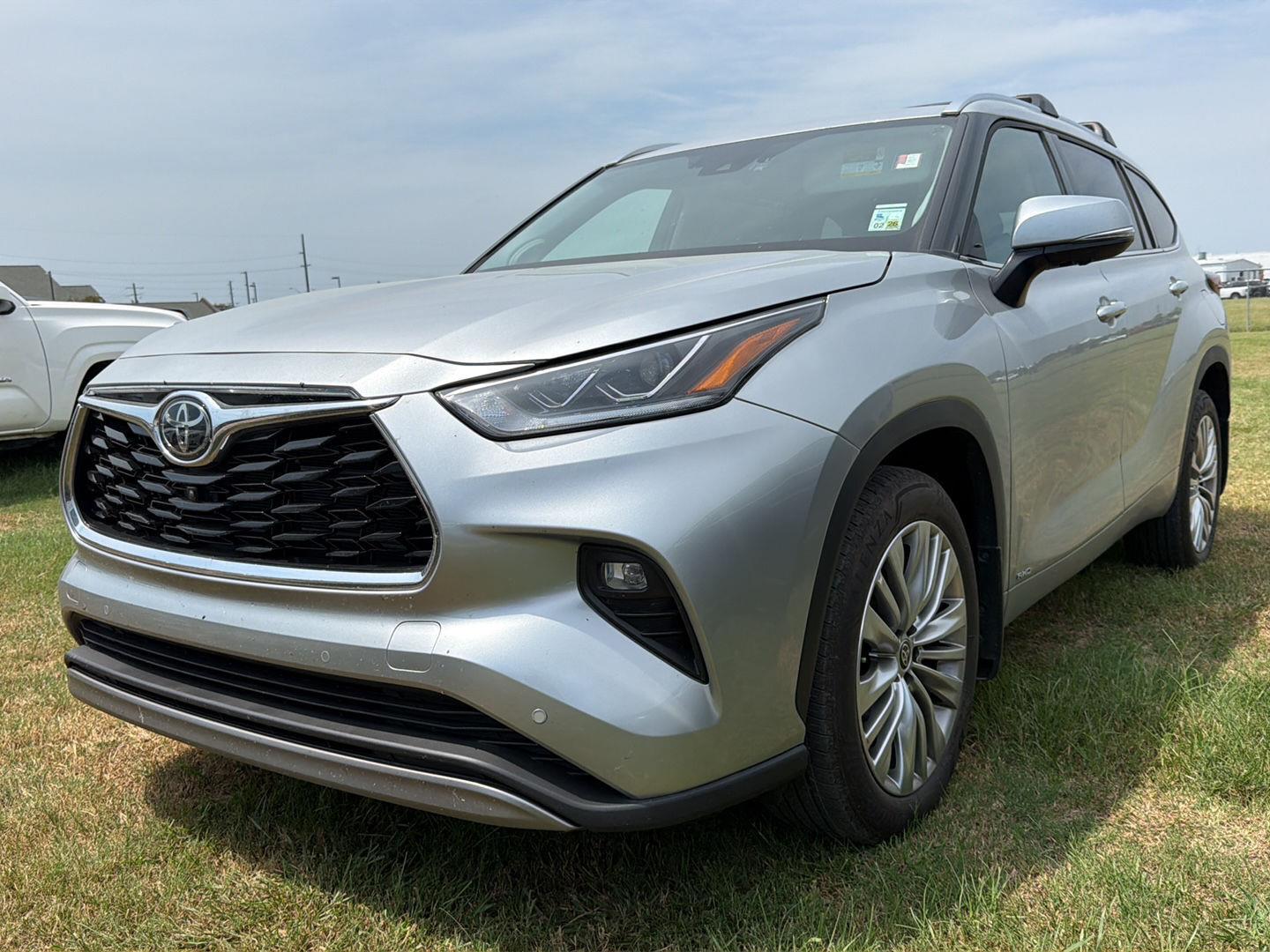 Used 2025 Toyota Highlander Hybrid SUV