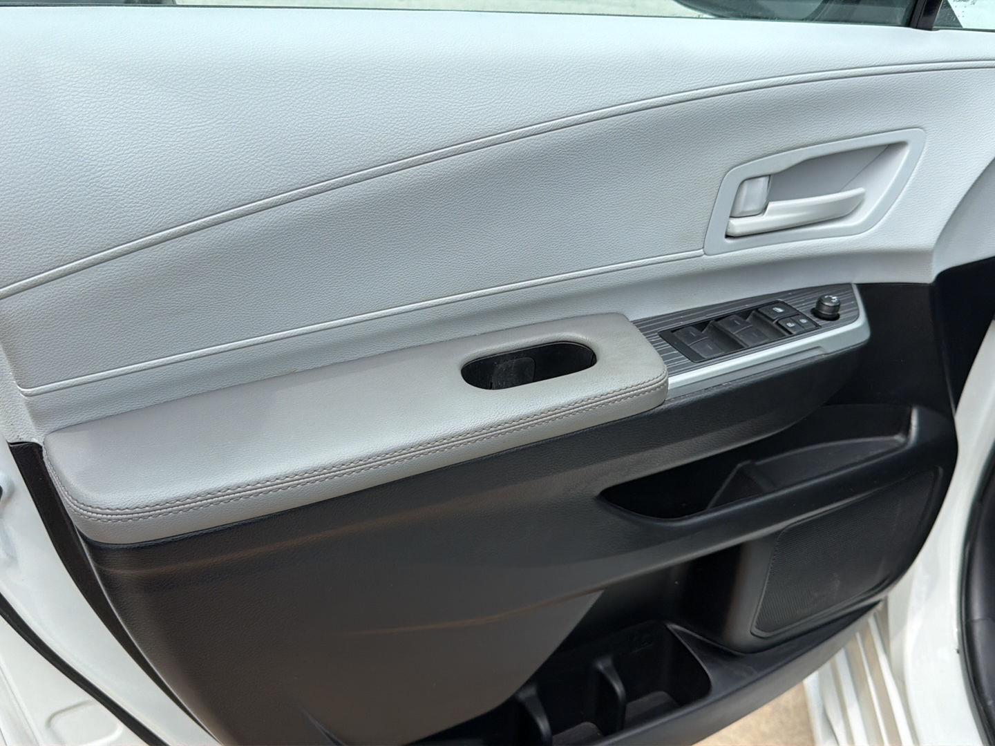 Used 2025 Toyota Sienna Van