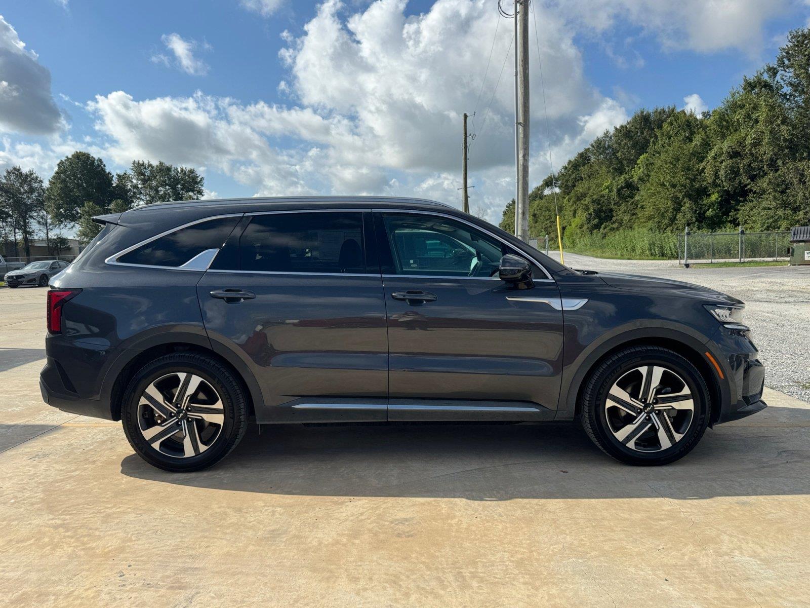Used 2022 Kia Sorento Hybrid SUV