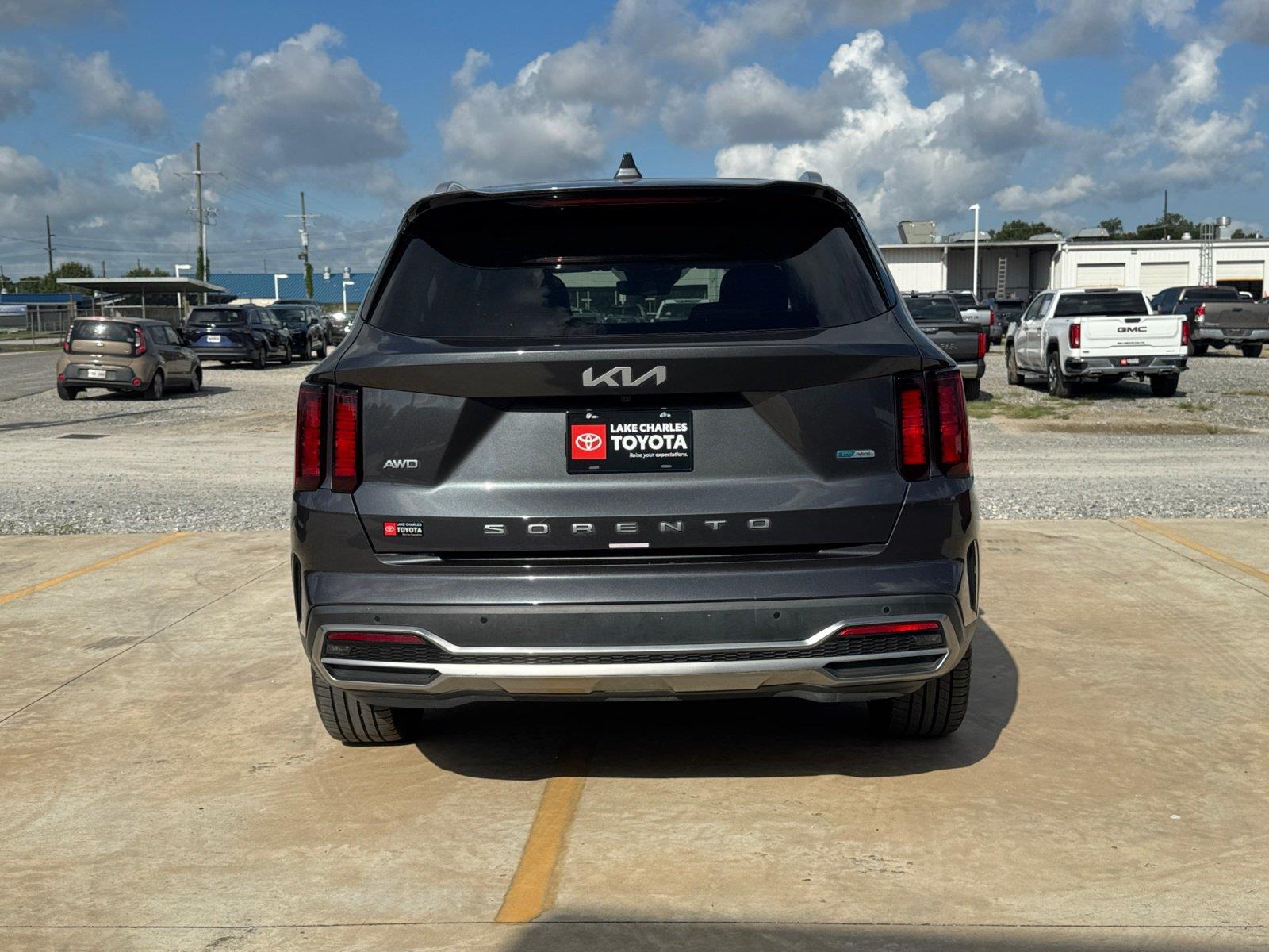 Used 2022 Kia Sorento Hybrid SUV