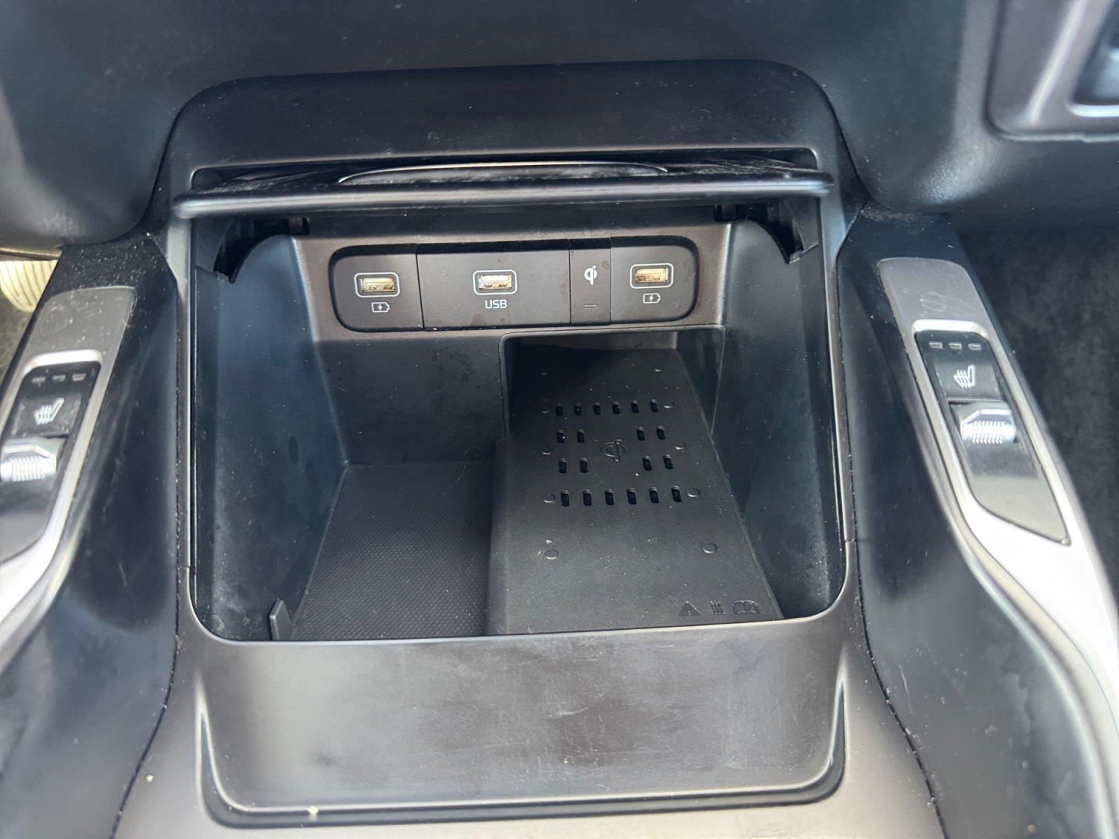 Used 2022 Kia Sorento Hybrid SUV