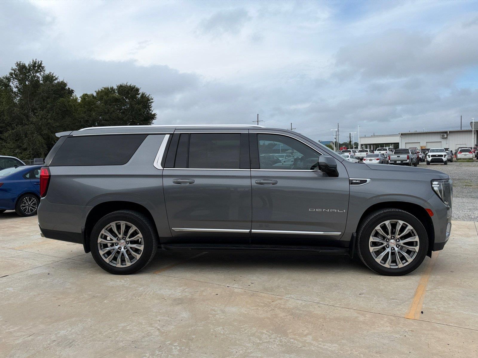 Used 2022 GMC Yukon XL SUV