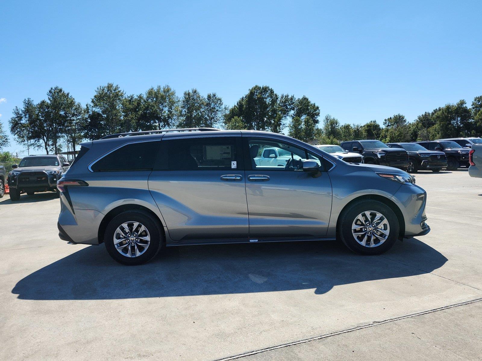 New 2026 Toyota Sienna Van
