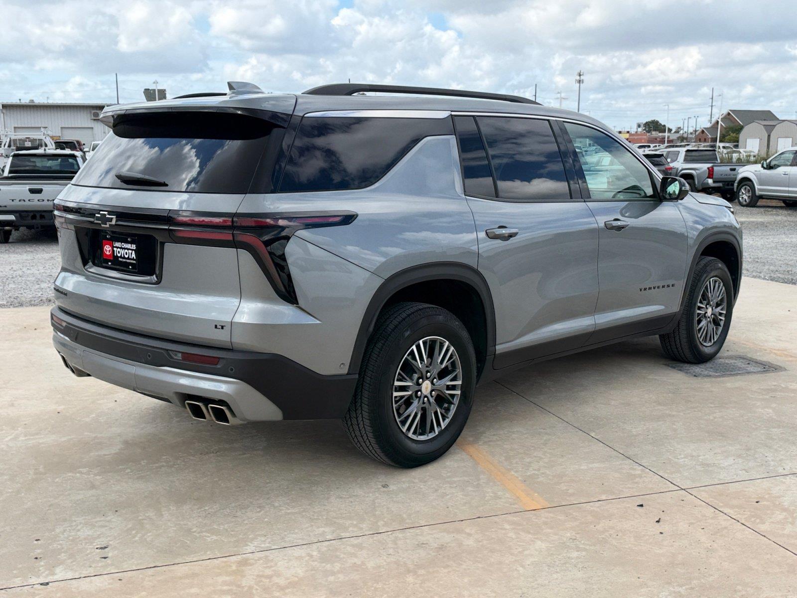 Used 2024 Chevrolet Traverse SUV