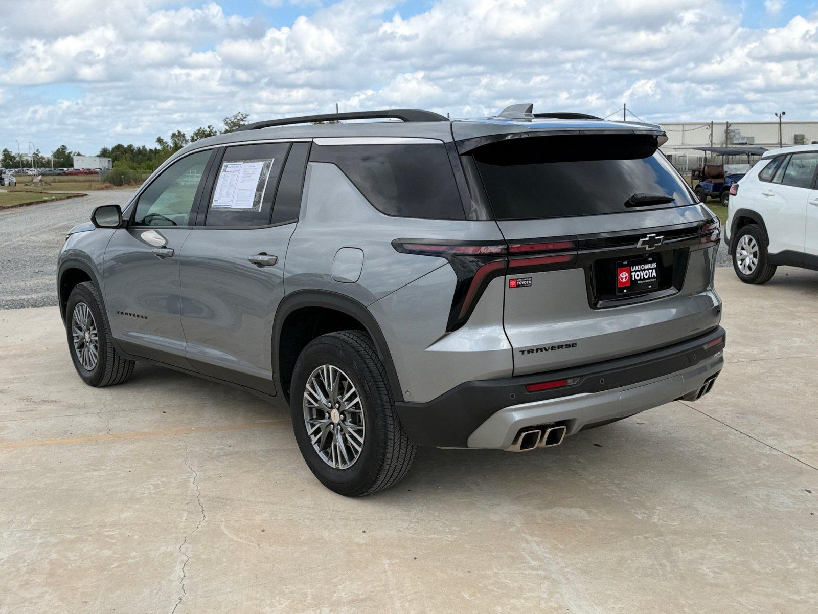 Used 2024 Chevrolet Traverse SUV