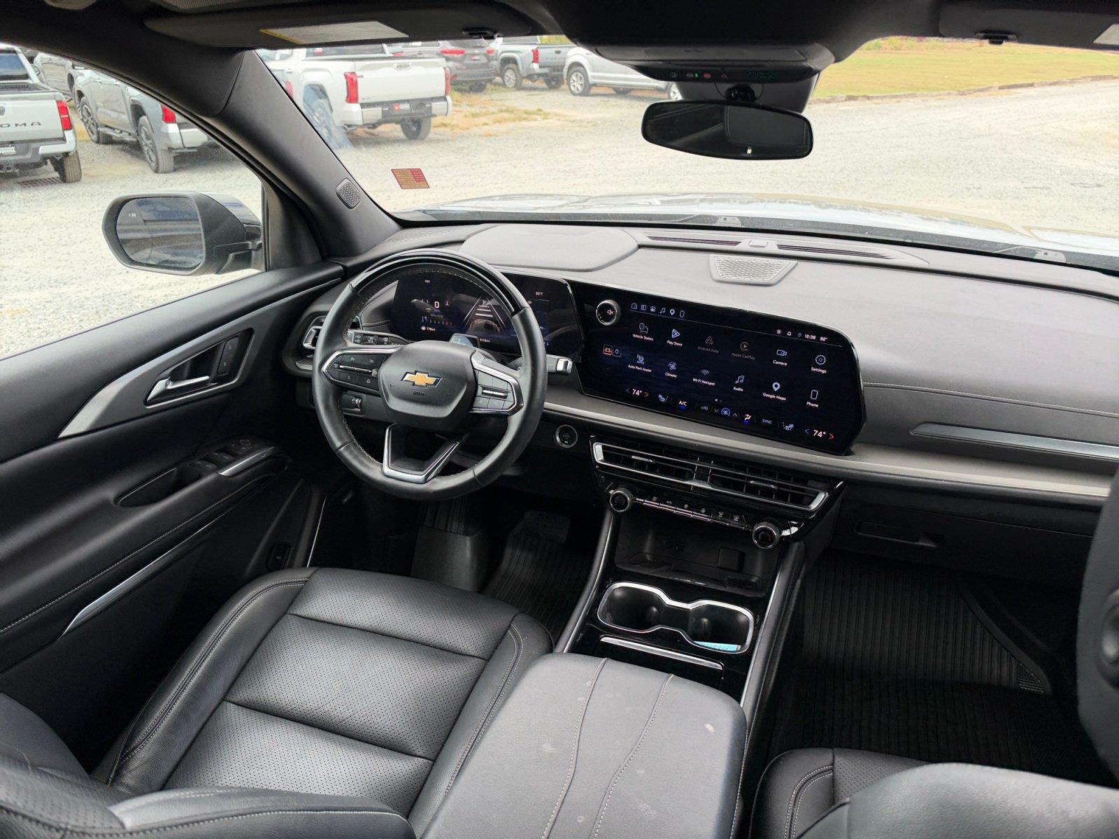 Used 2024 Chevrolet Traverse SUV