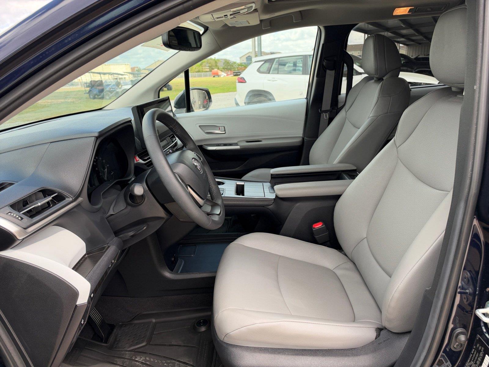 Used 2025 Toyota Sienna Van