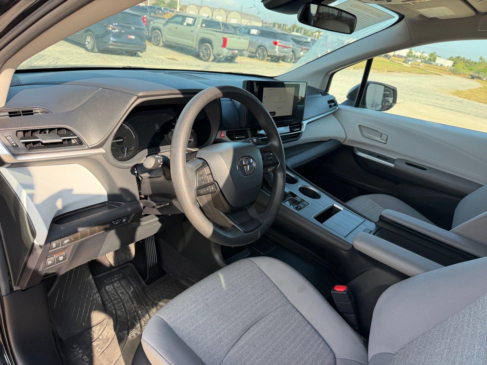 Used 2025 Toyota Sienna Van