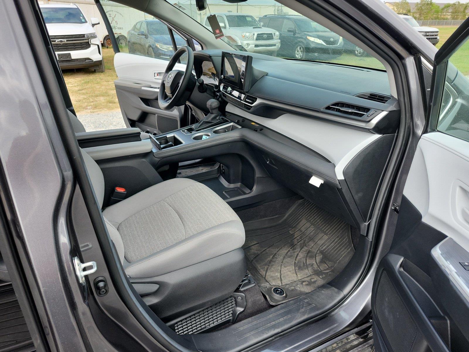 Used 2025 Toyota Sienna Van