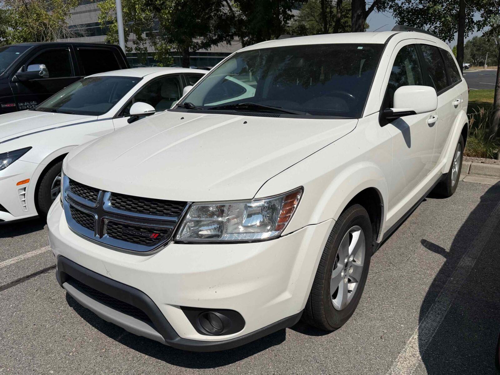 White 2012 Dodge Journey SUV / Crossover Front-Wheel Drive 6-Speed Automatic