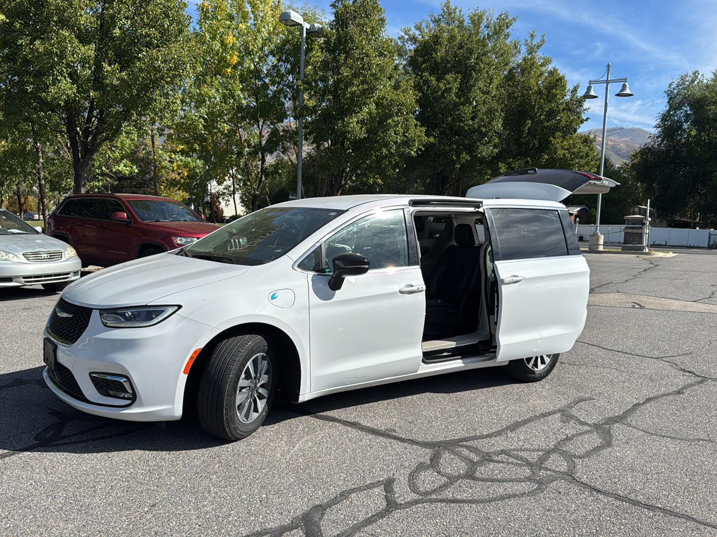 2024 Chrysler Pacifica Hybrid Select FWD