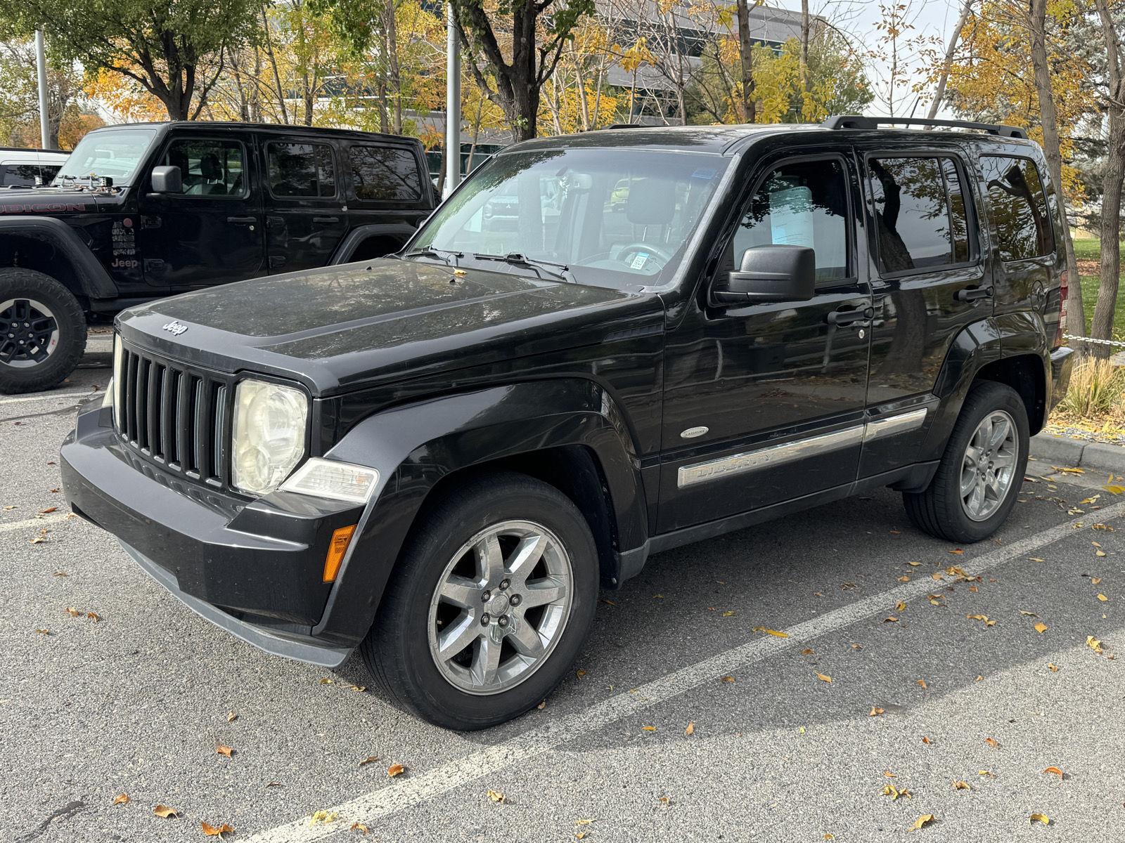 Brilliant Black Crystal Pearl 2012 Jeep Liberty SUV / Crossover 4-Speed Automatic Overdrive