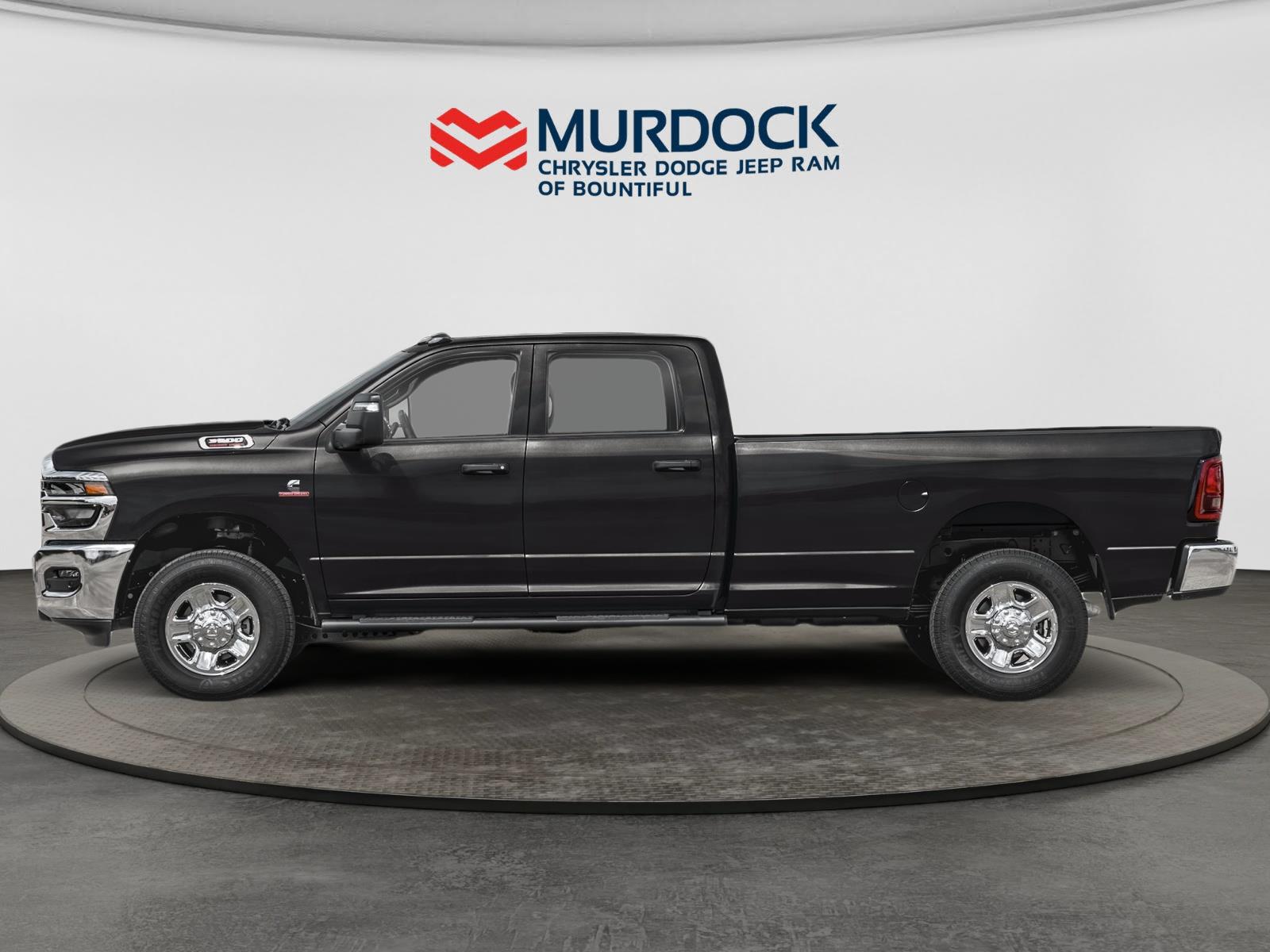 New 2026 Diamond Black Crystal Pearl-Coat Exterior Paint RAM Tradesman image 3