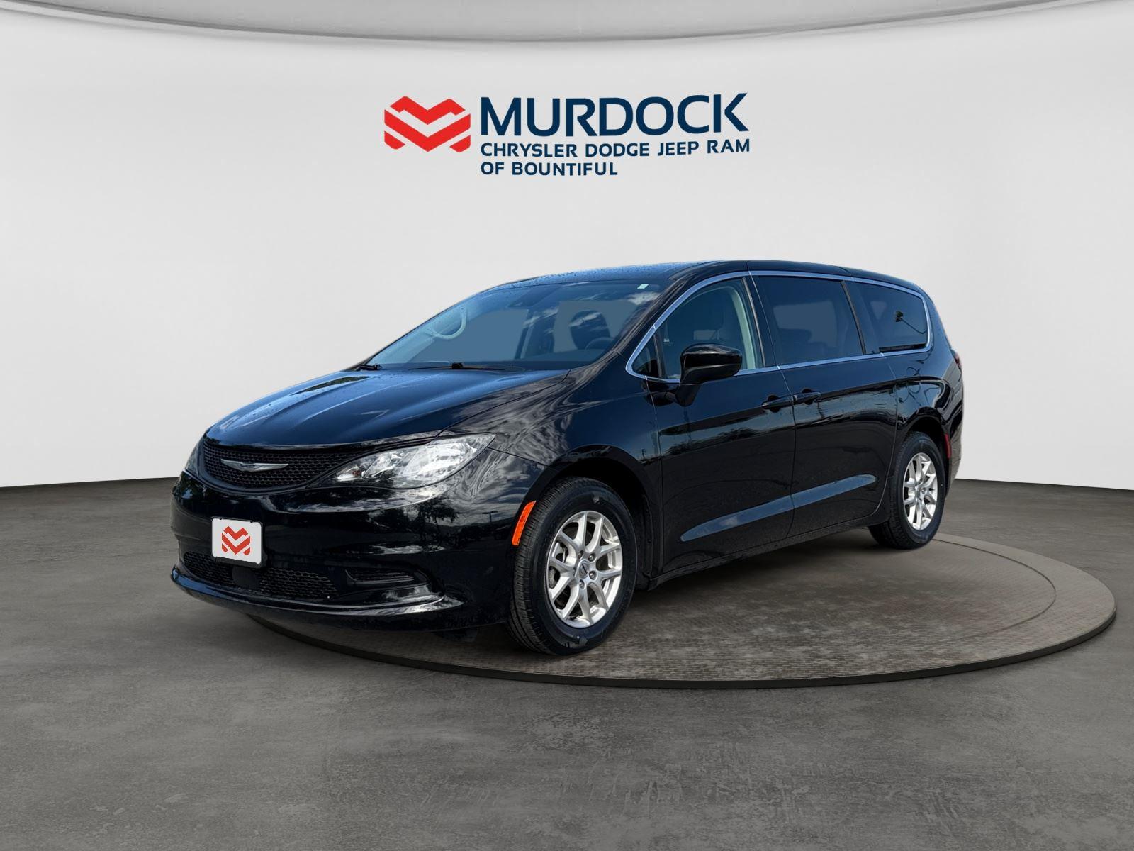 Diamond Black Crystal Pearlcoat 2024 Chrysler Voyager Minivan Front-Wheel Drive 9-Speed Automatic